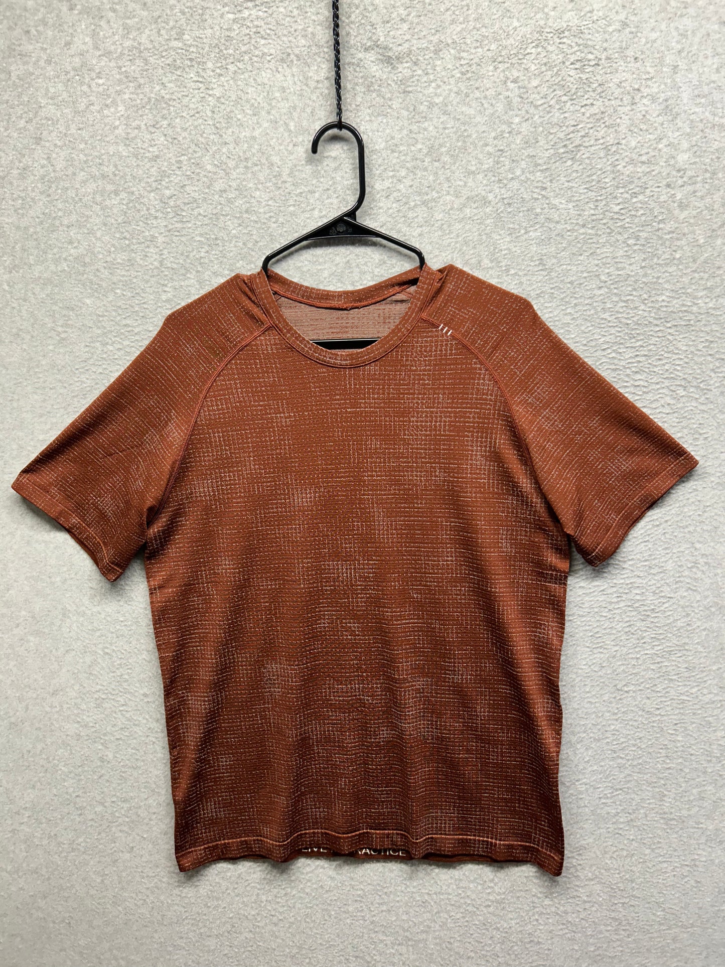 Lululemon Metal Vent Tech Short Sleeve Size Large Red | Orange
