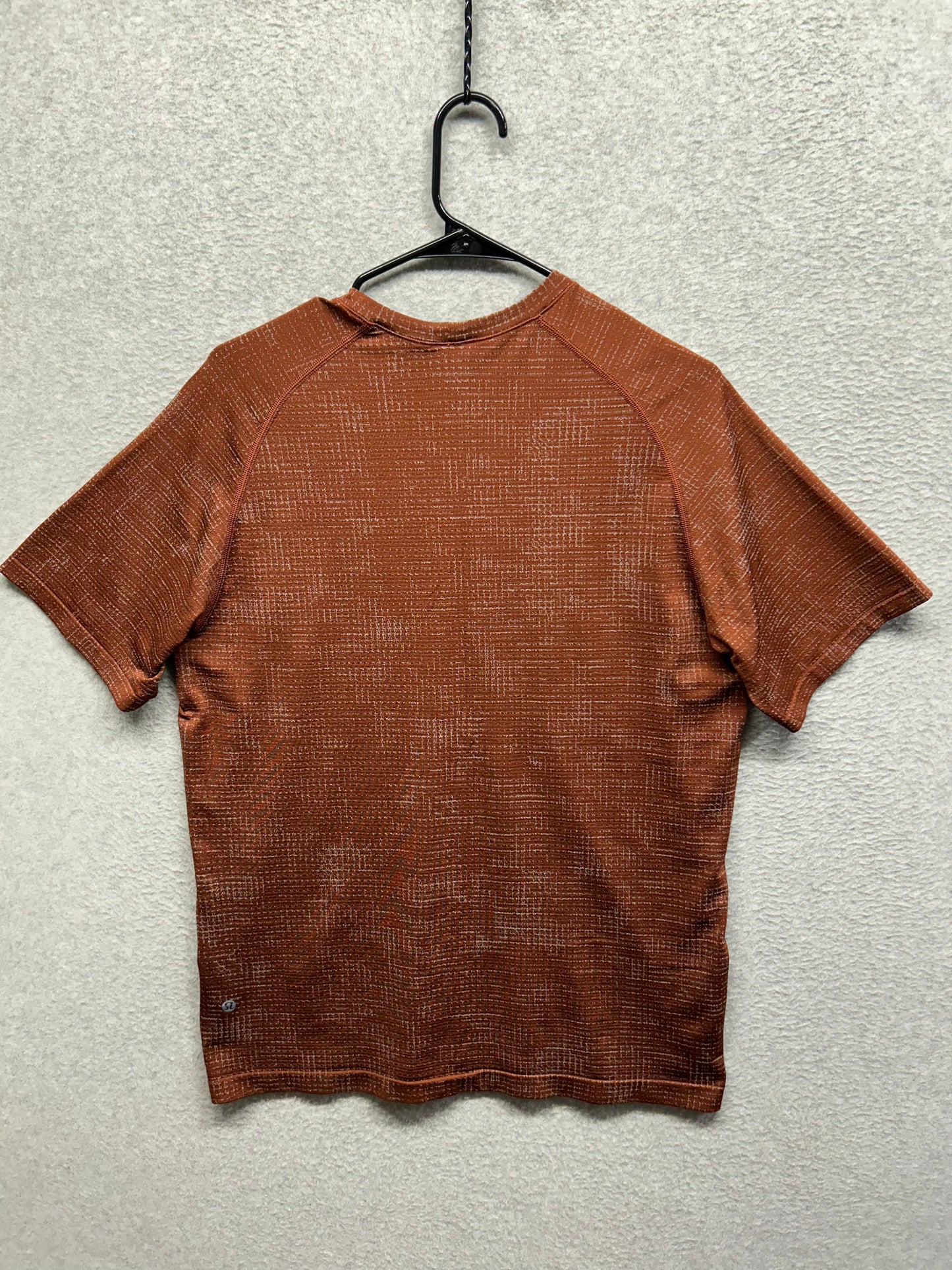 Lululemon Metal Vent Tech Short Sleeve Size Large Red | Orange