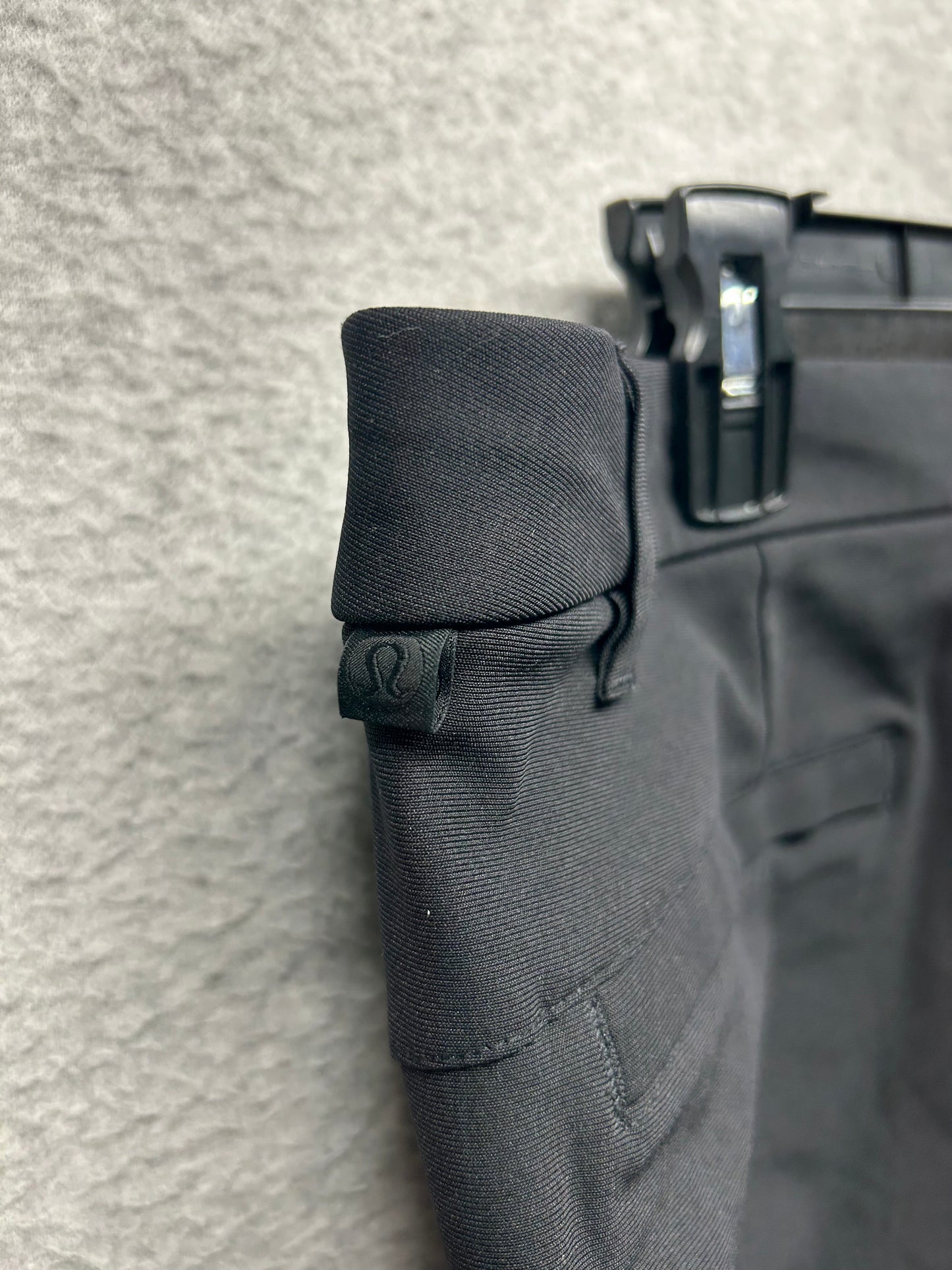Lululemon Commission Short Slim Warpstreme 9" Size 36 Obsidian