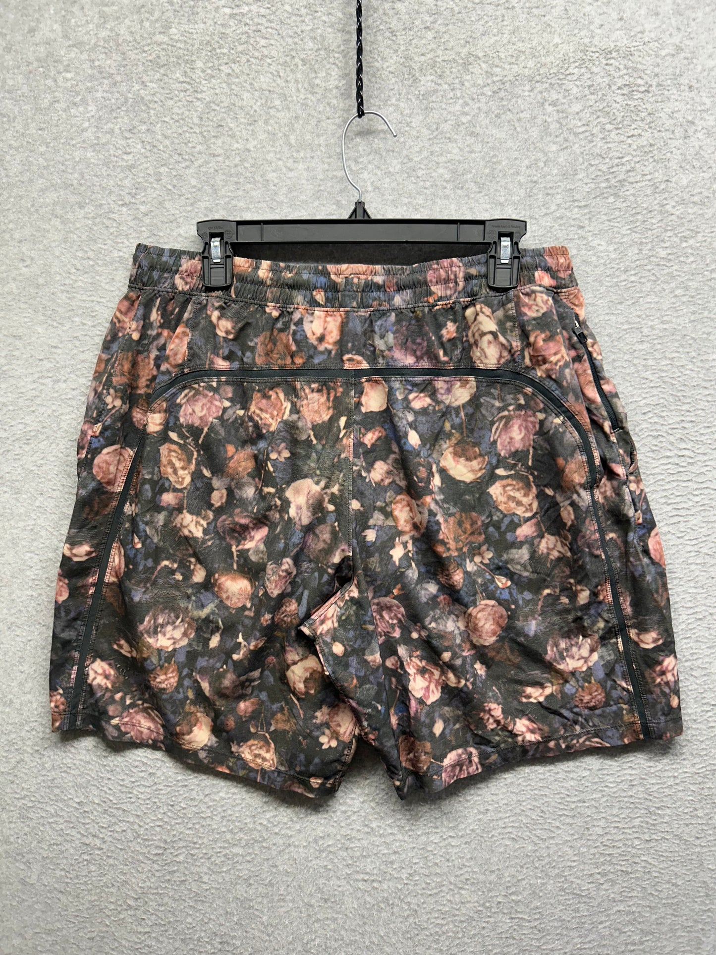 Lululemon Pace Breaker Short 9" Mens Size XL Frosted Rose Multi