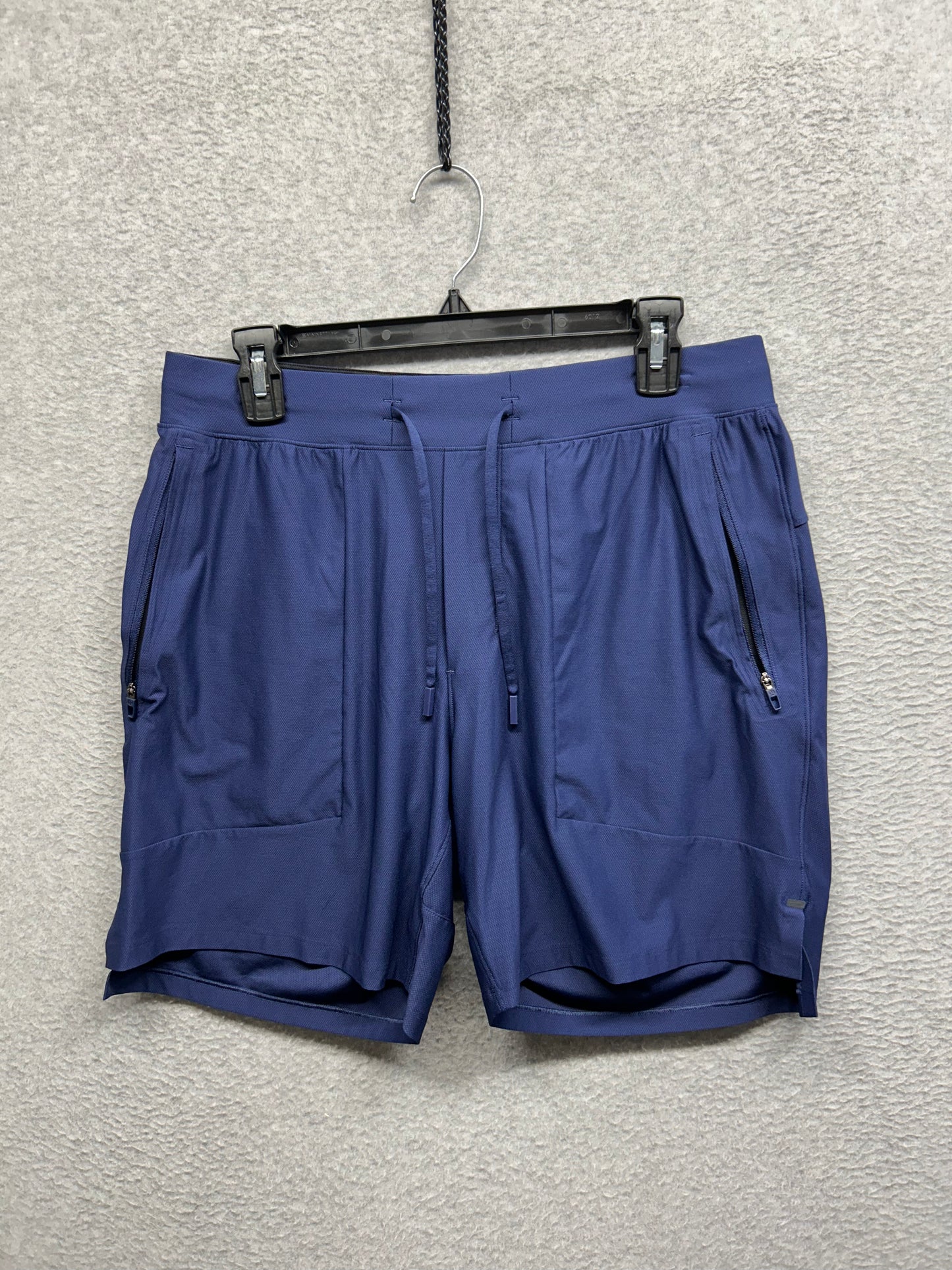 Lululemon License to Train Linerless Short 7" Size Medium Blue