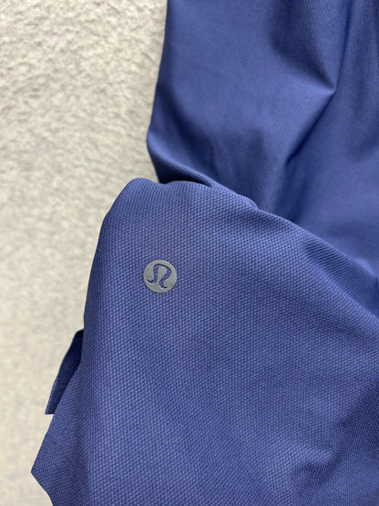 Lululemon License to Train Linerless Short 7" Size Medium Blue