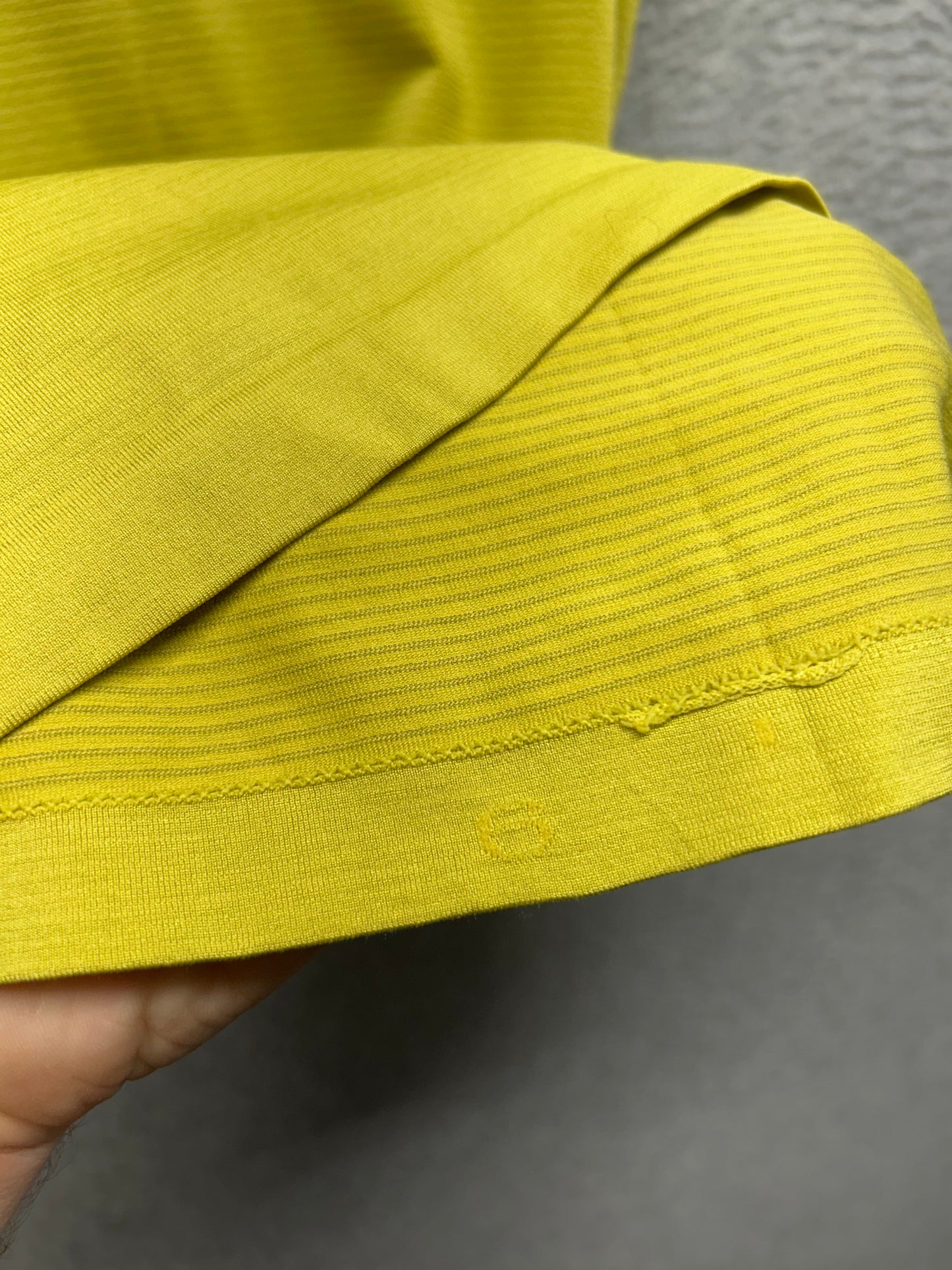 Lululemon Swiftly Tech Short-Sleeve Shirt 2.0 Race Length Size 6 Utility Yellow