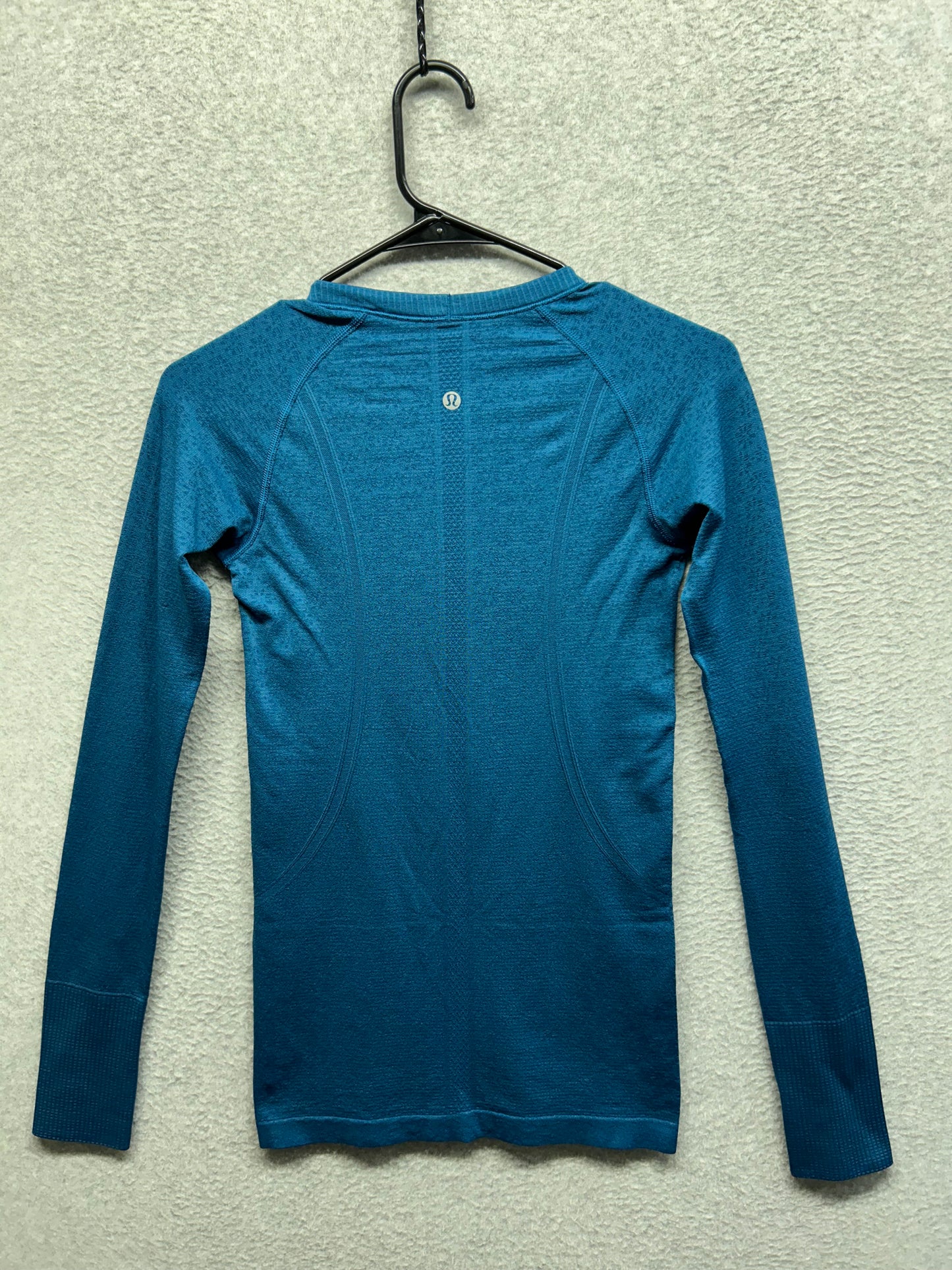 Lululemon Run: Swiftly Tech Long Sleeve Crew Size 6 Blue Teal