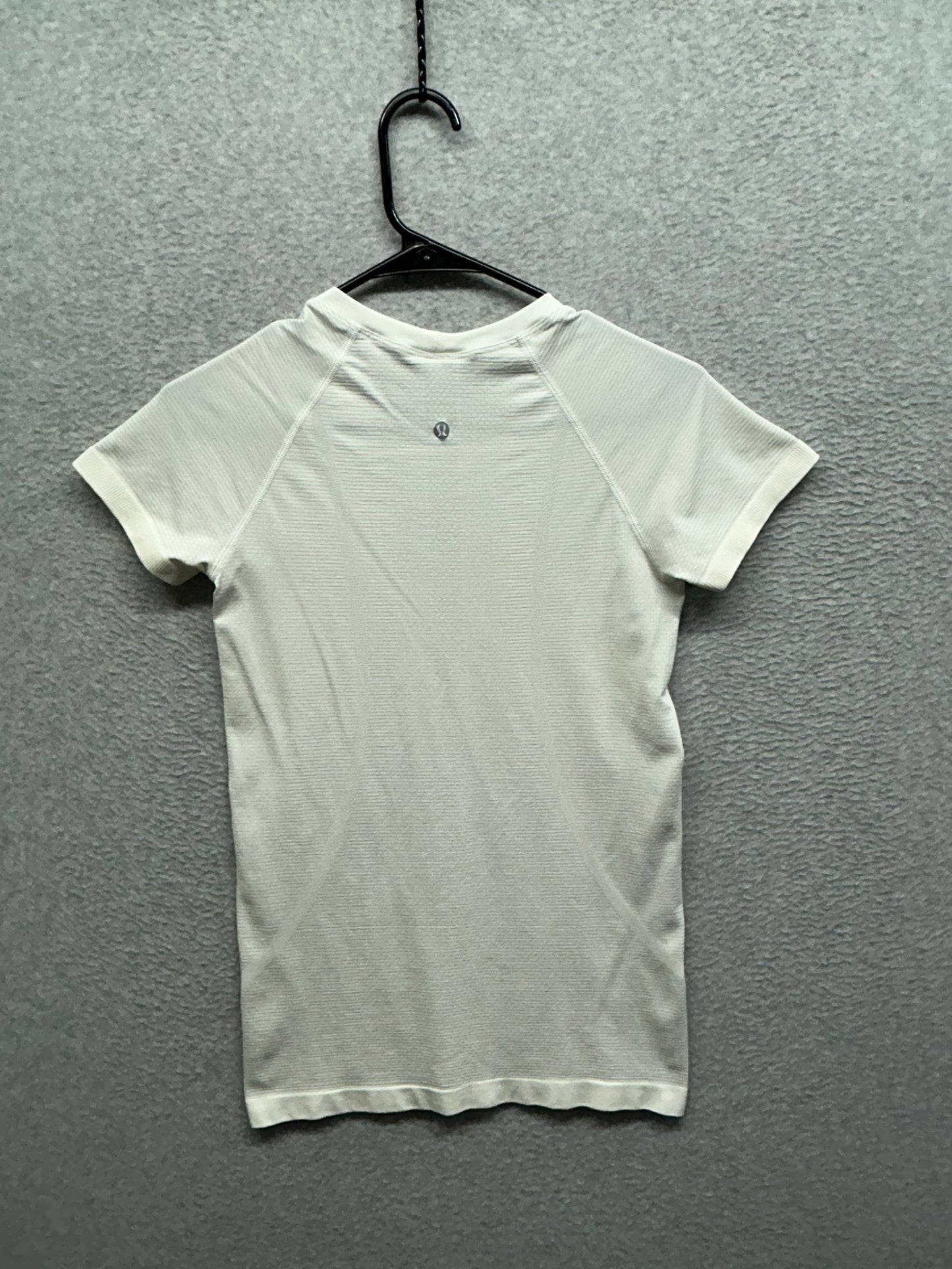 Lululemon Swiftly Tech Short Sleeve Size 6 White|Bone
