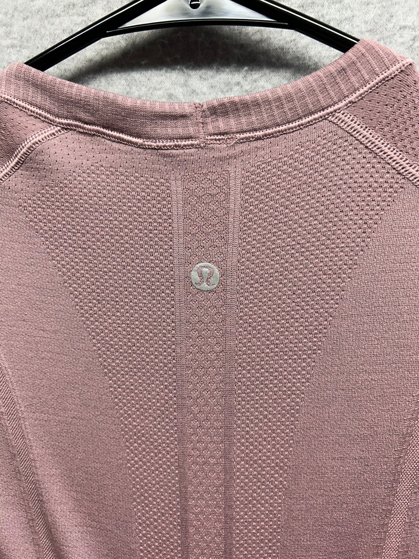 Lululemon Swiftly Tech Long Sleeve (Breeze) Relaxed Fit Size 8 Antique Bark