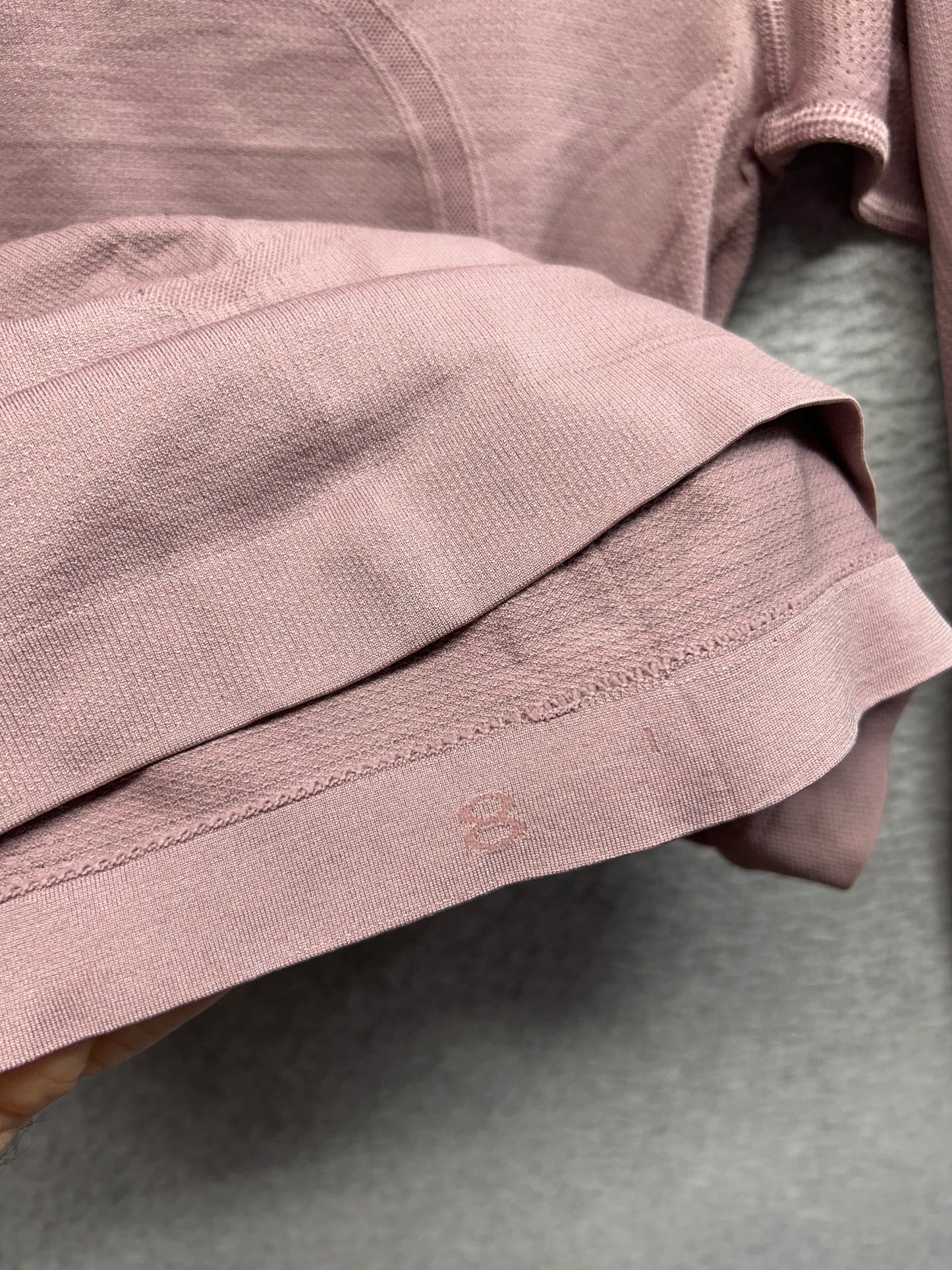 Lululemon Swiftly Tech Long Sleeve (Breeze) Relaxed Fit Size 8 Antique Bark