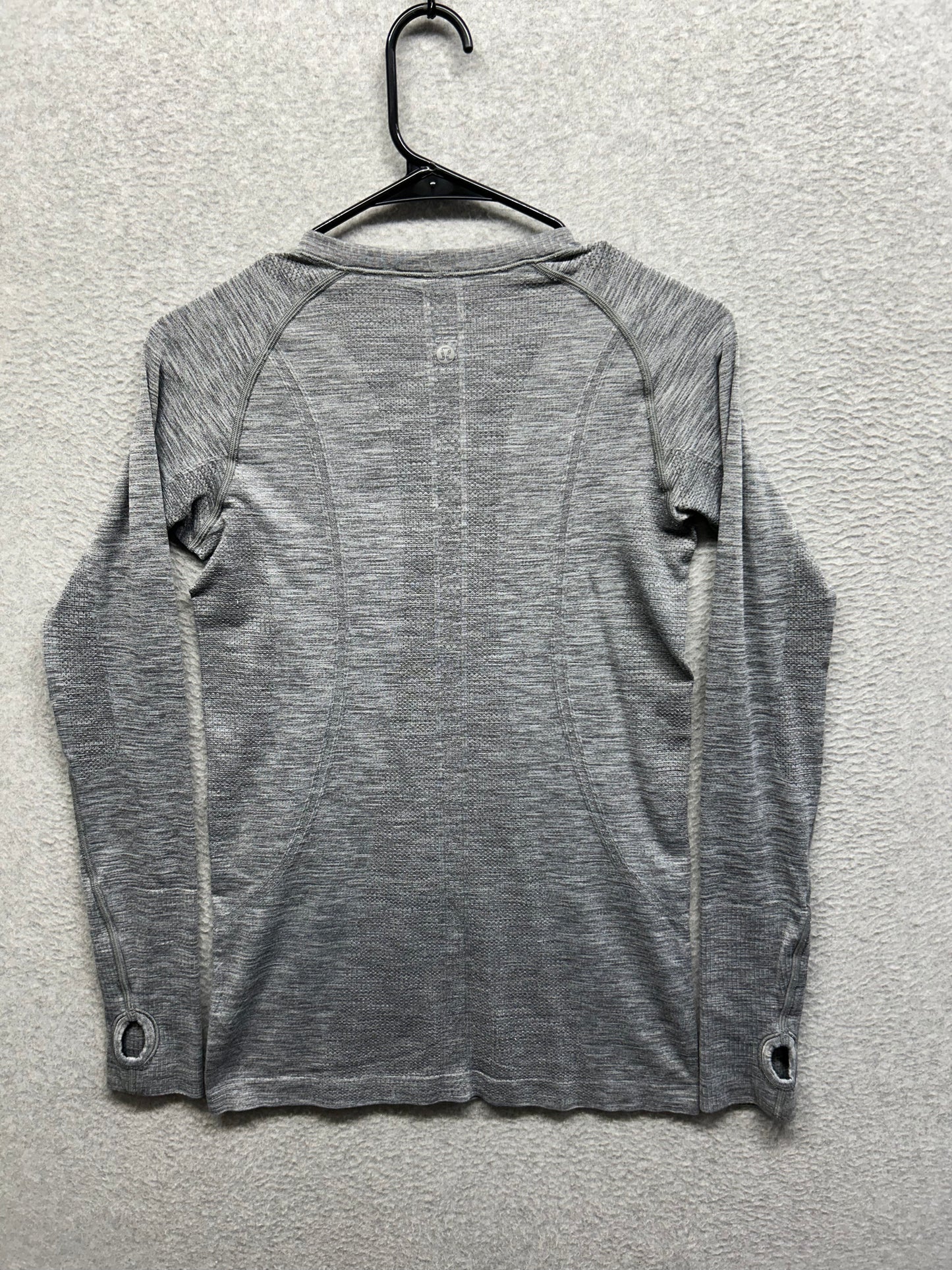 Lululemon Swiftly Tech Long Sleeve Crew Size 8 Heathered Slate Gray