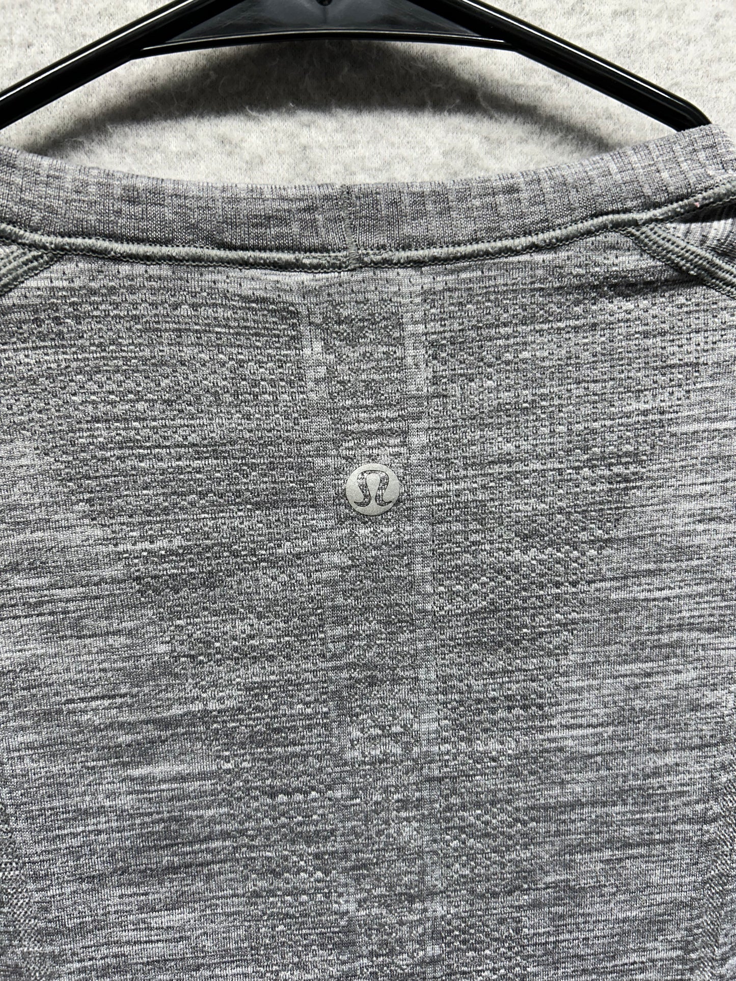 Lululemon Swiftly Tech Long Sleeve Crew Size 8 Heathered Slate Gray