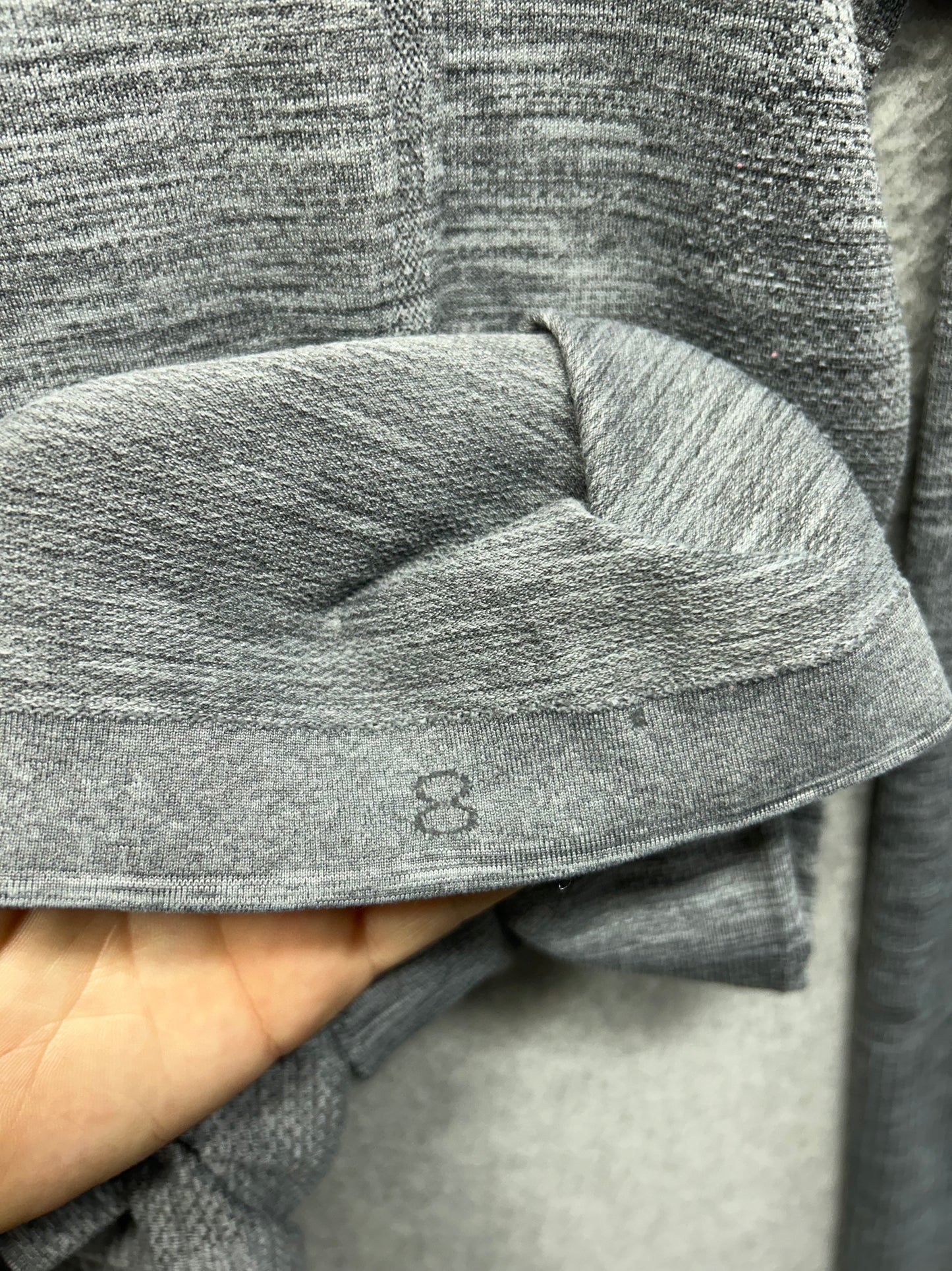 Lululemon Swiftly Tech Long Sleeve Crew Size 8 Heathered Slate Gray