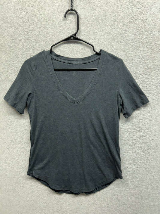 Lululemon Love Crew III V Neck Size 8 Gray