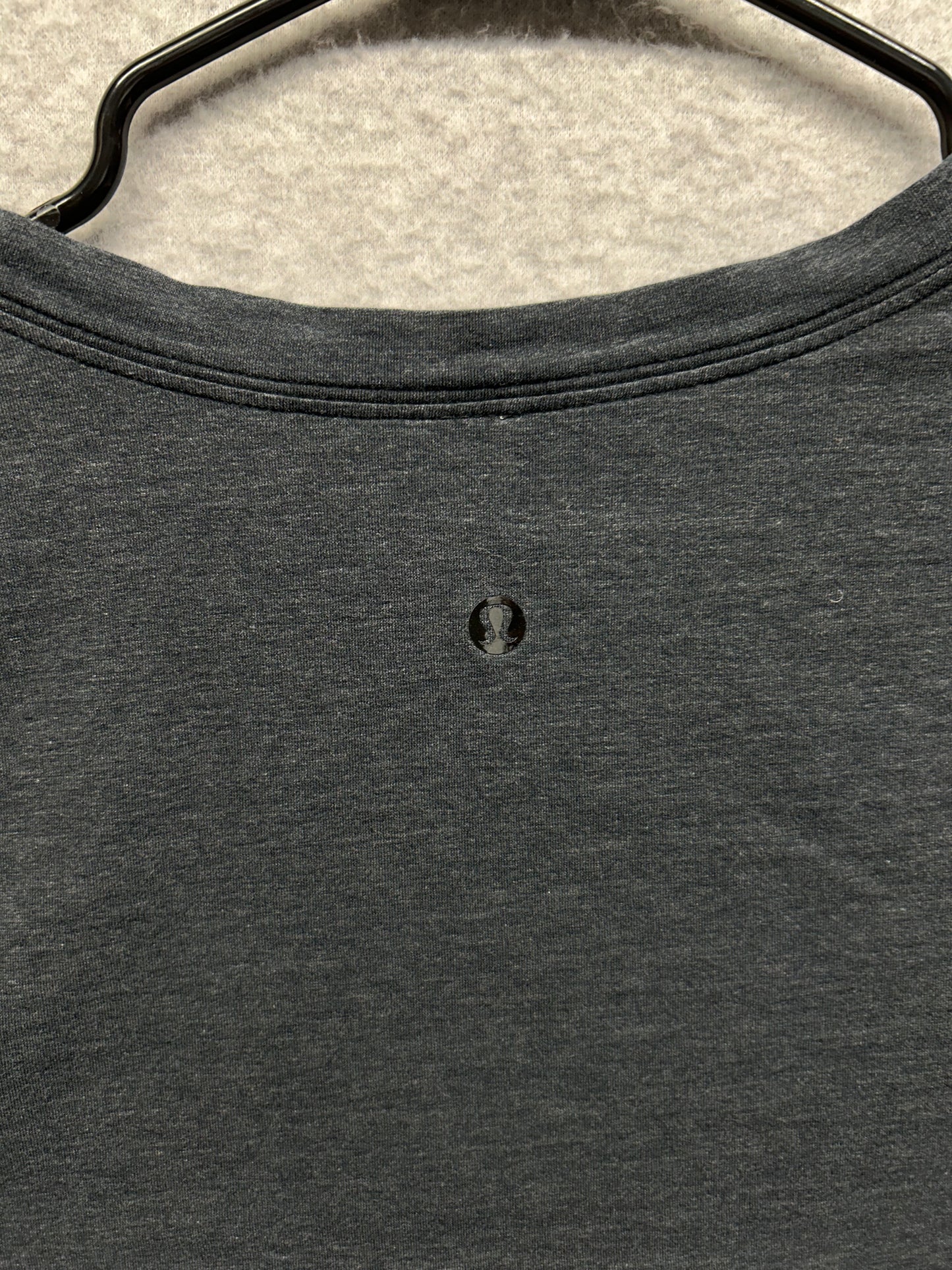 Lululemon Love Crew III V Neck Size 8 Gray