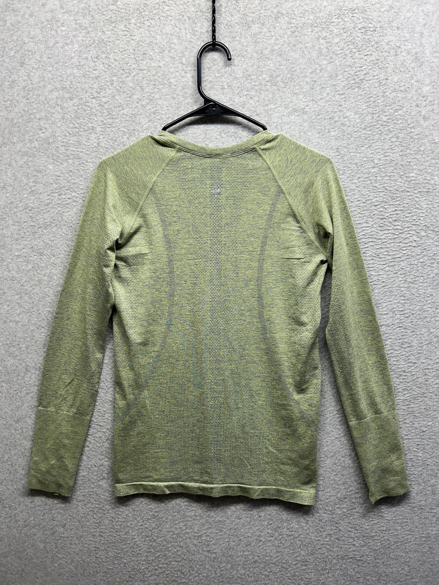 Lululemon Swiftly Tech Long Sleeve 2.0 Size 8 Asphalt Grey