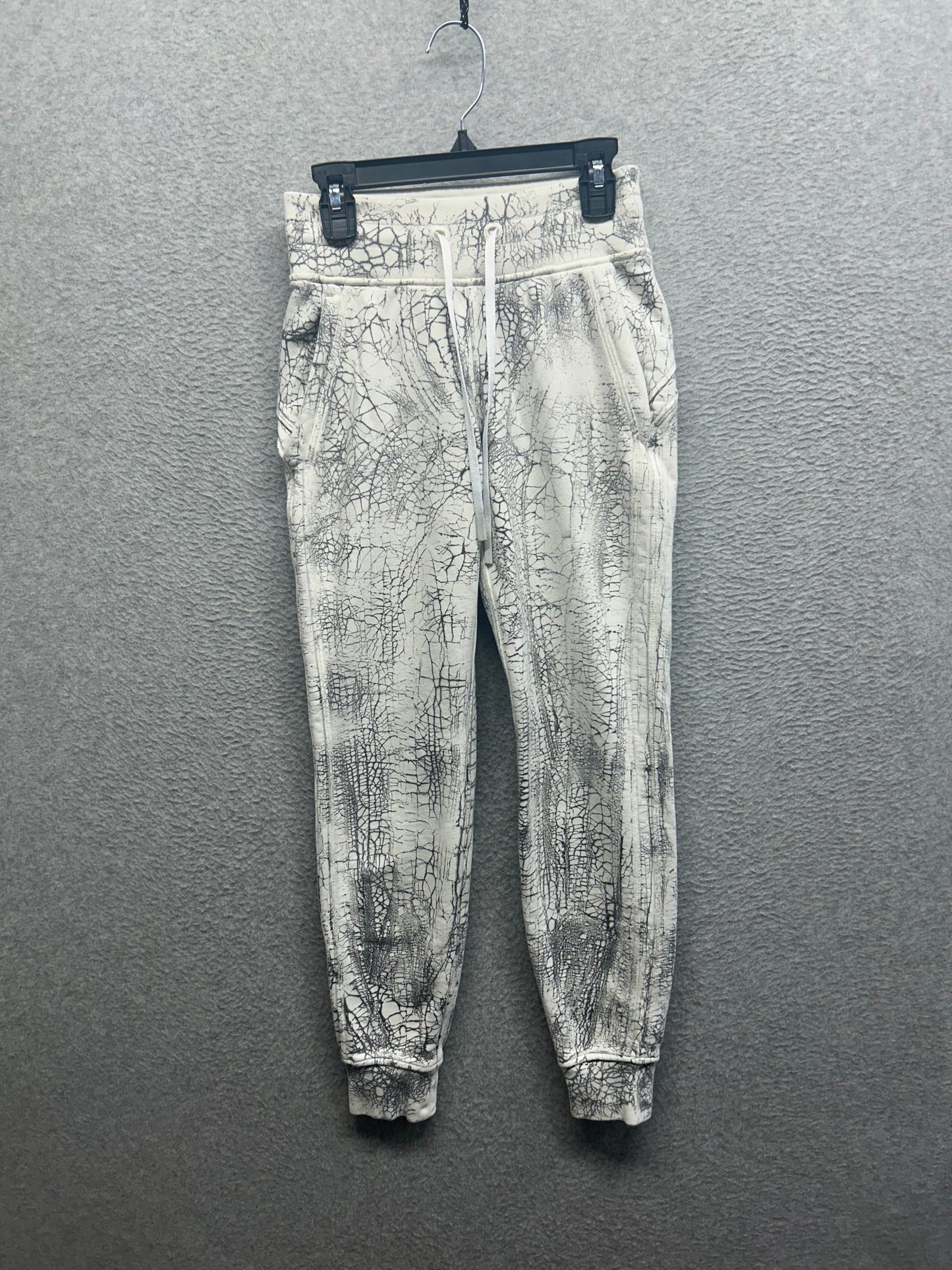 Lululemon Warm Down Jogger 7/8 Length Size 0 Thread Dye White Black