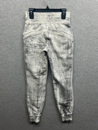 Lululemon Warm Down Jogger 7/8 Length Size 0 Thread Dye White Black
