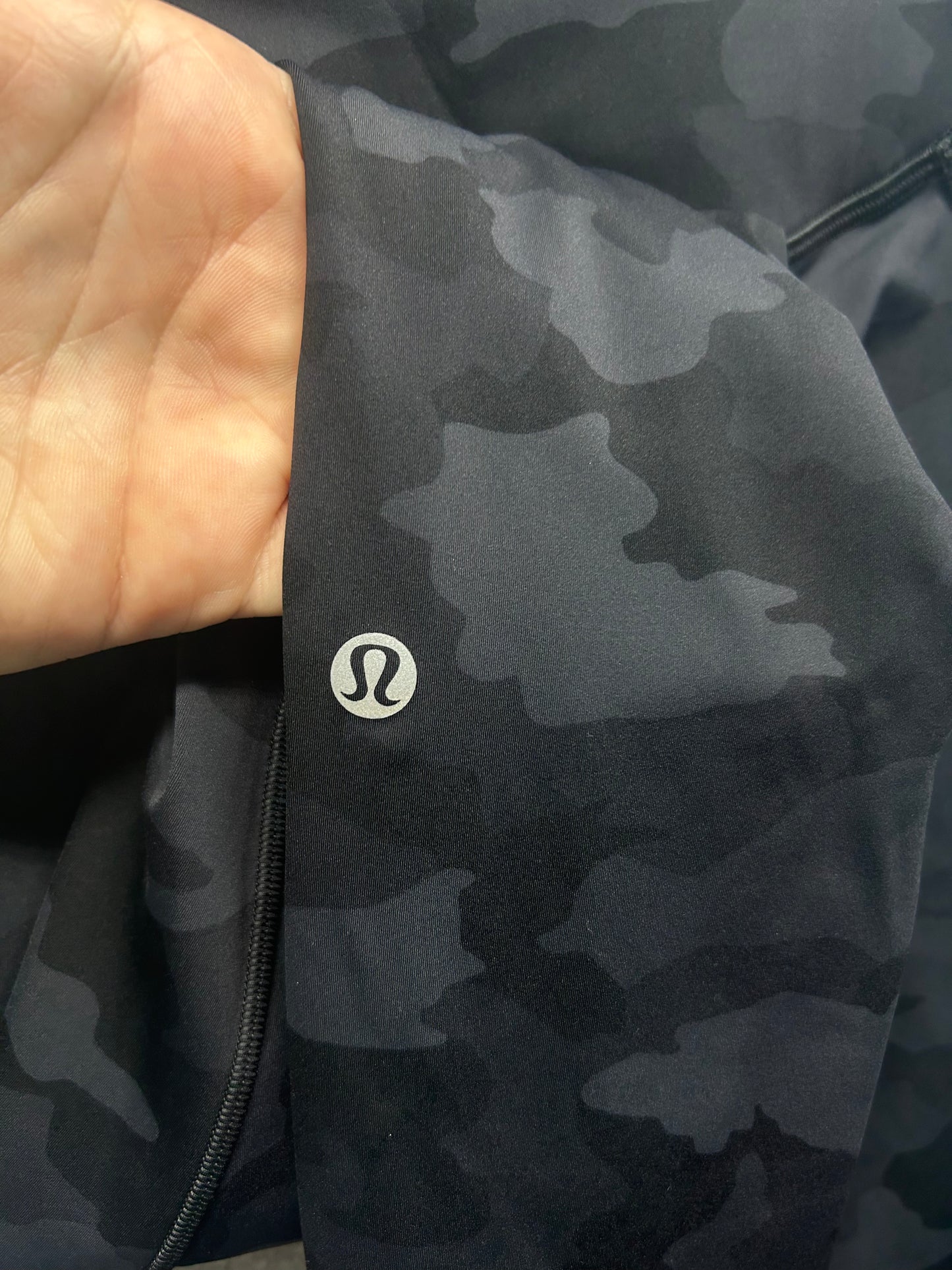 Lululemon Base Pace High-Rise Running Tight 25" Size 2 Heritage 365 Camo Deep Coal Multi