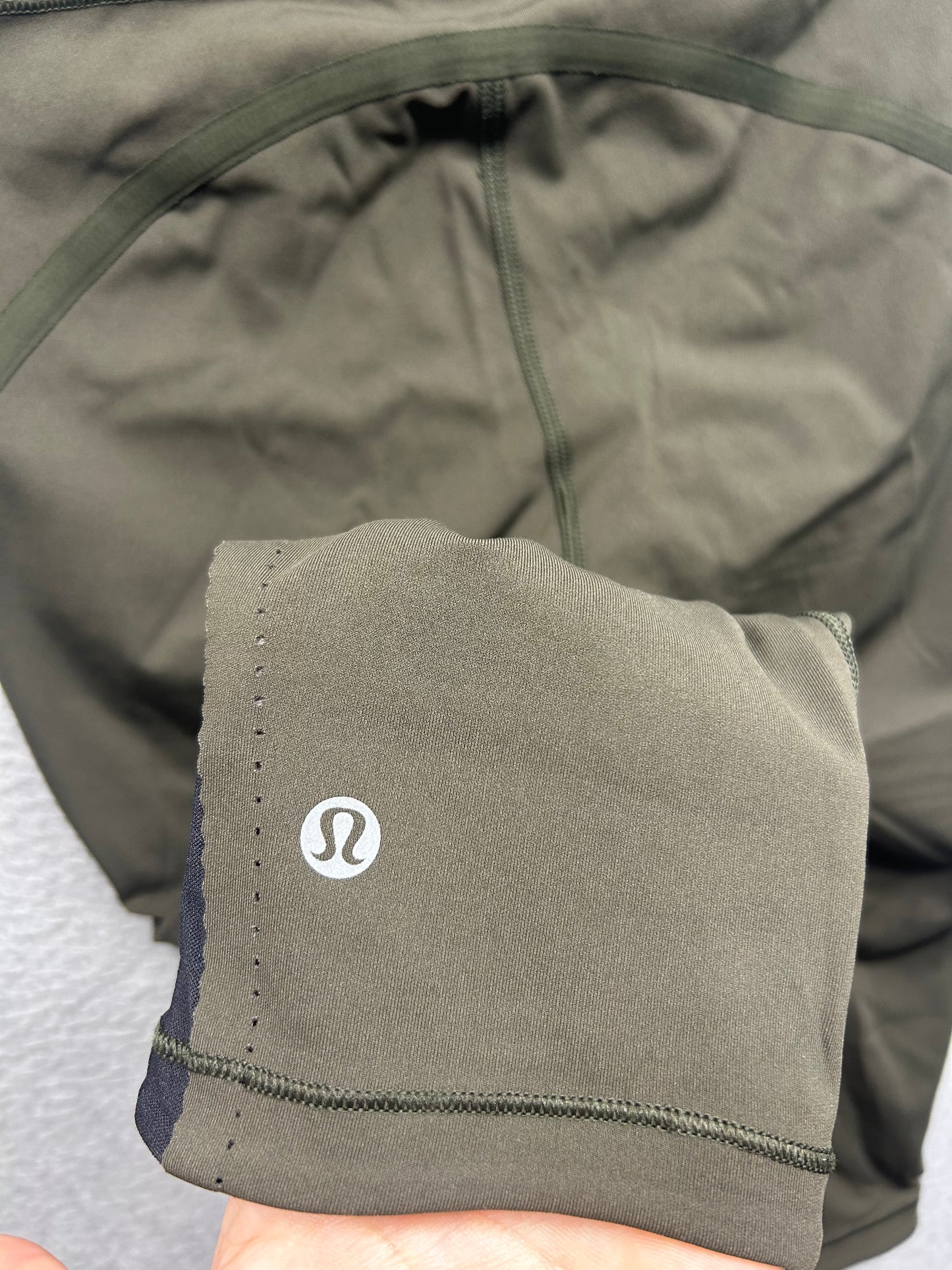 Lululemon Smooth Stride Crop Size 4 Dark Olive
