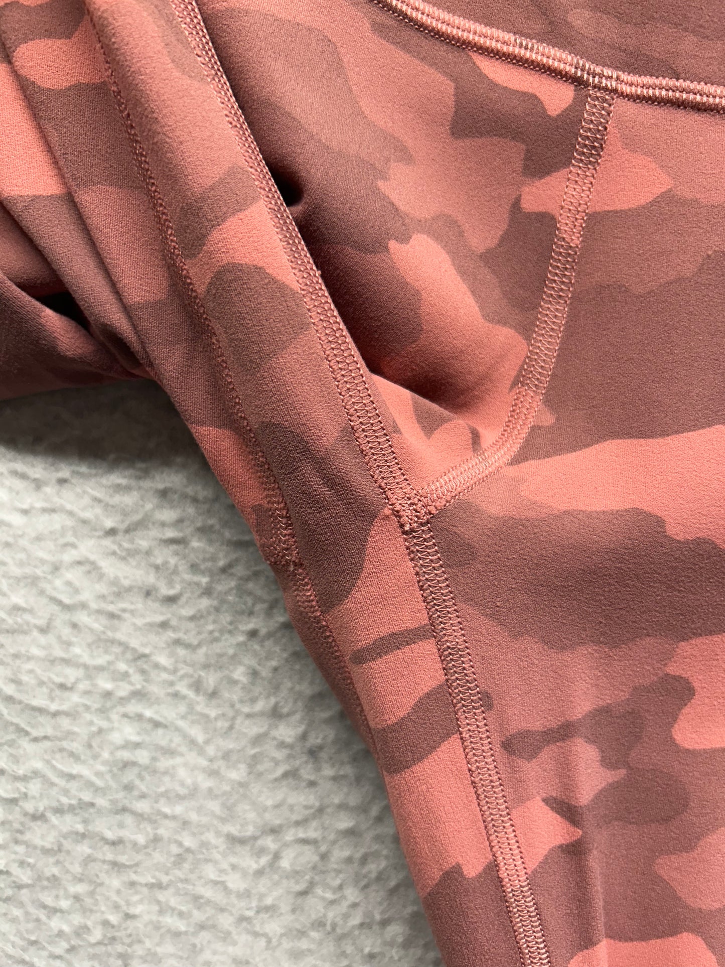 Lululemon Align High-Rise Pant 25" Size 4 Heritage 365 Camo Brier Rose Multi