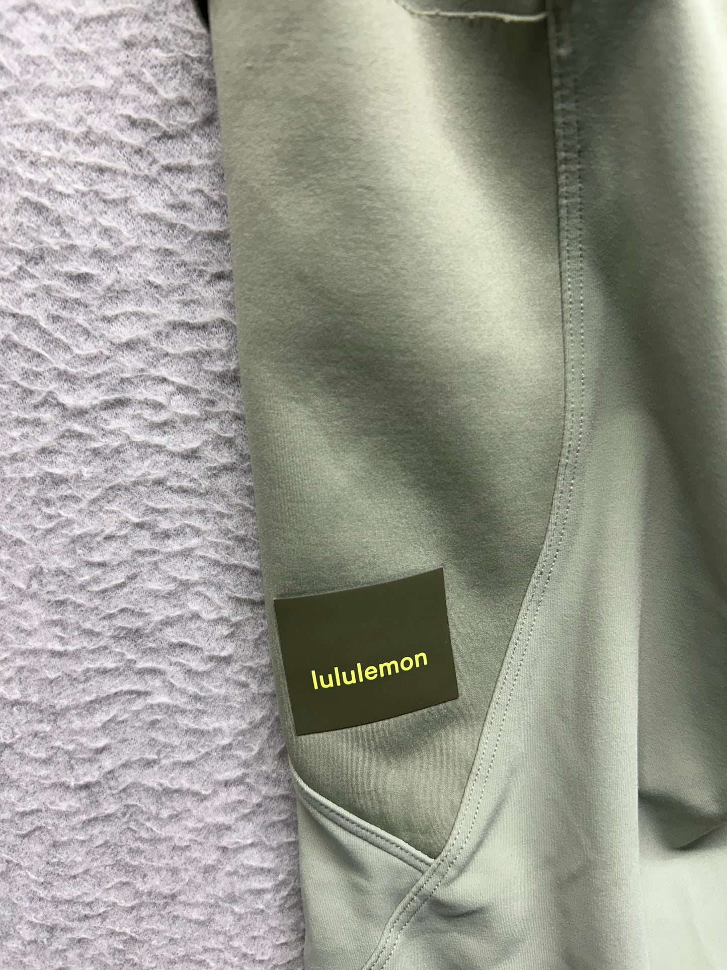 Lululemon Cargo Super-High-Rise Hiking Tight 25" Size 4 Laurel Green