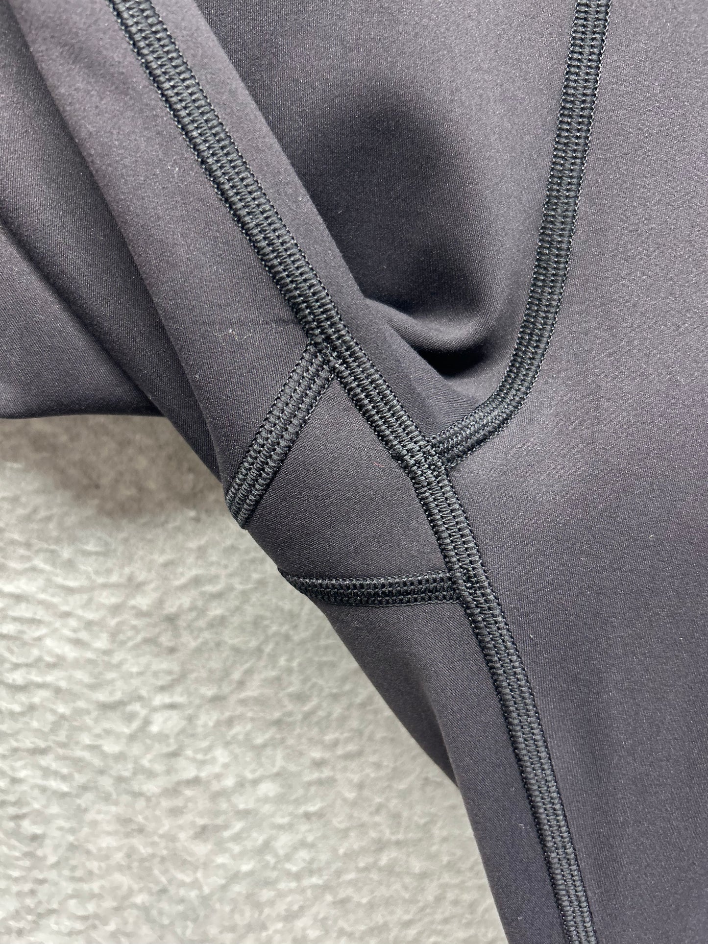 Lululemon In Movement Tight 28" Everlux Size 6 Black