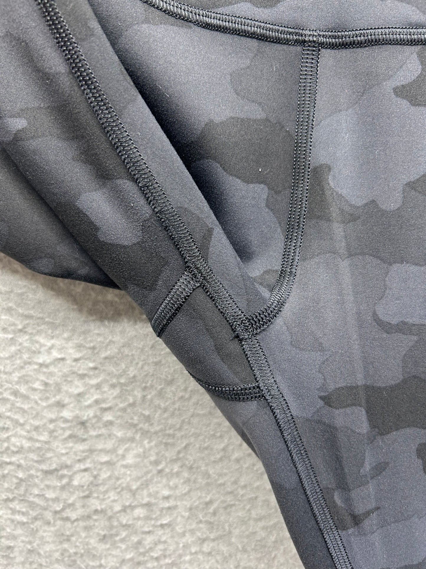 Lululemon Wunder Train High-Rise Tight 25" Size 6 Heritage 365 Camo Deep Coal Multi