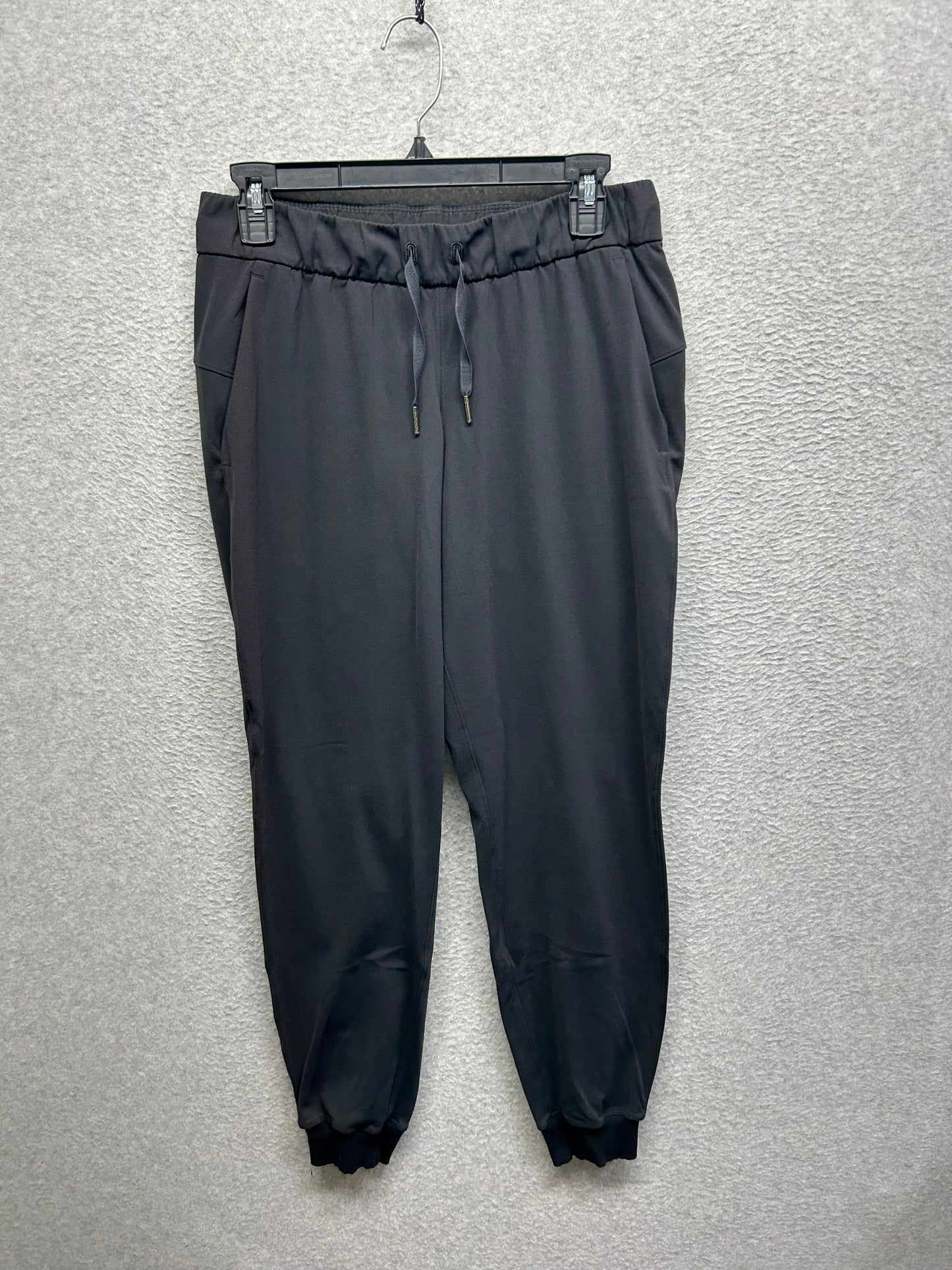Lululemon On the Fly Jogger Size 6 Black