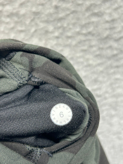 Lululemon Align Crop 21" Size 6 Incognito Camo Multi Gator Green