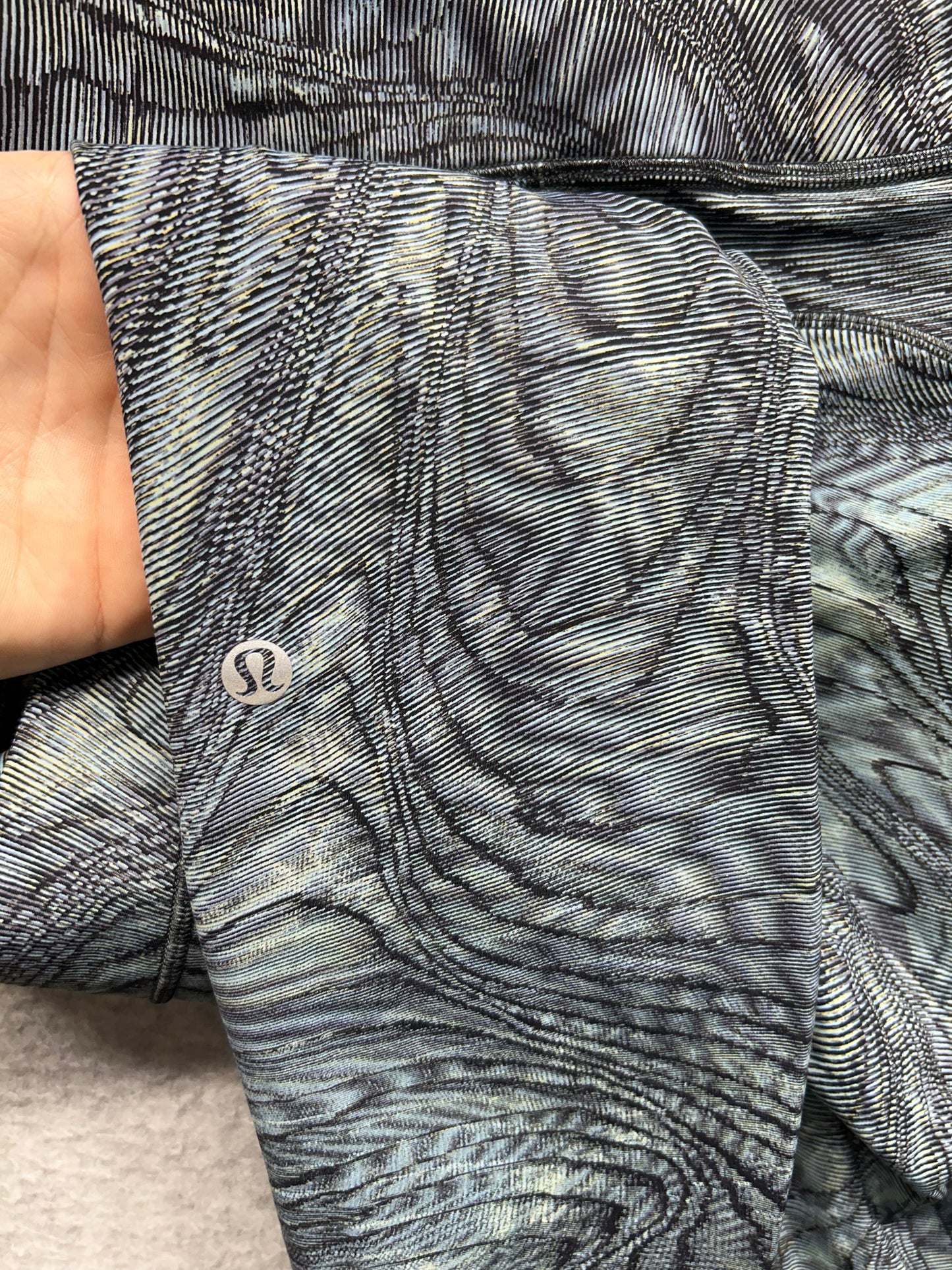 Lululemon Fast and Free High Rise Crop 23" Size 6 Dimensional Icing Blue Multi
