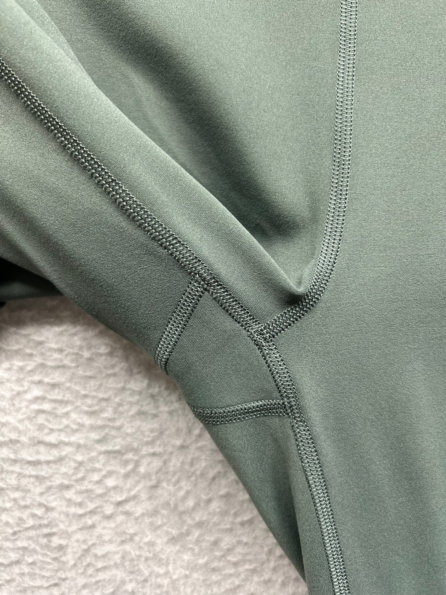 Lululemon Groove Super-High-Rise 26" Flare Pant Nulu Size 8 SHORT Smoked Spruce