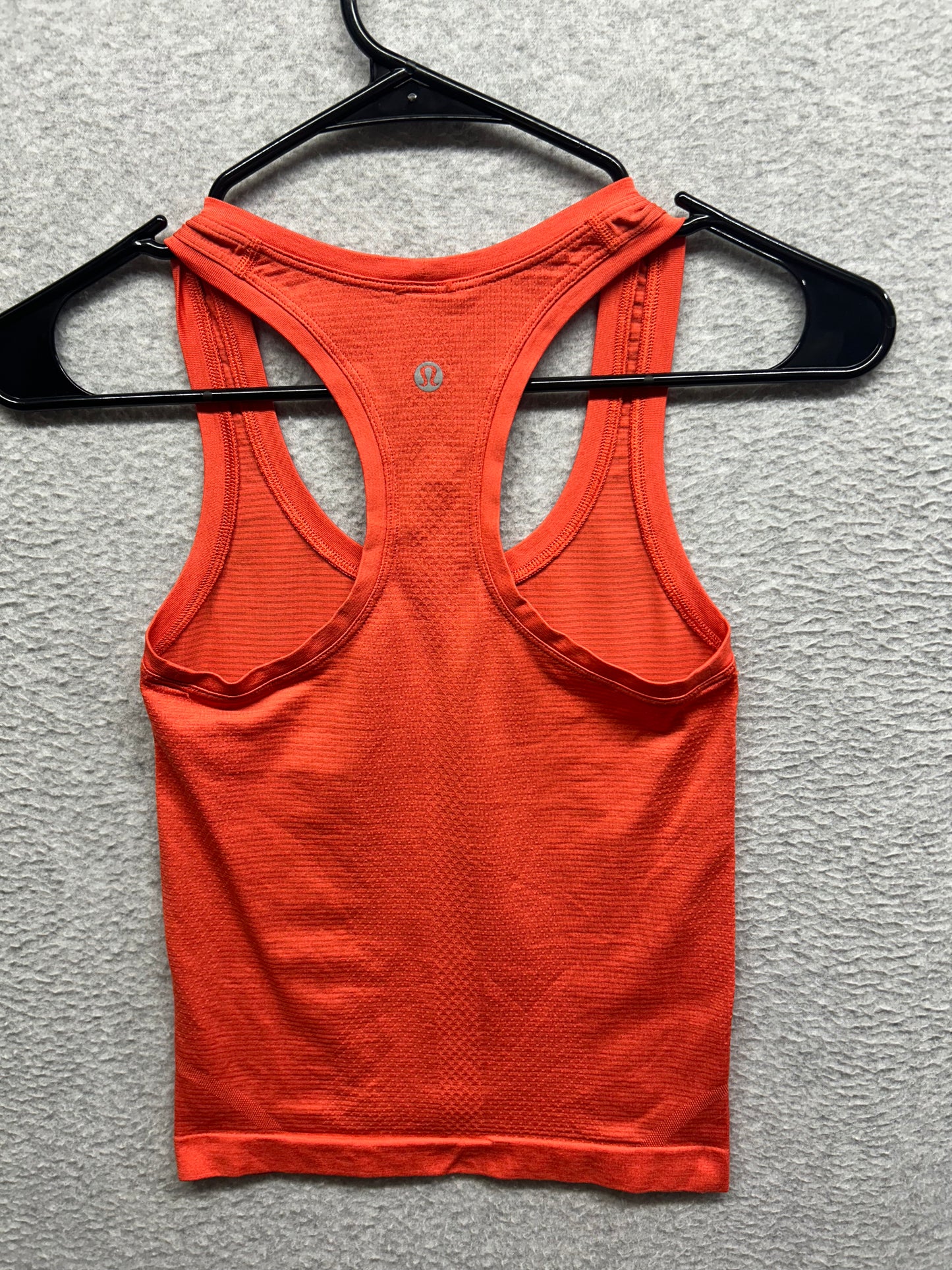 Lululemon Swiftly Tech Racerback Tank Top 2.0 Race Length Size 0 Solar Orange