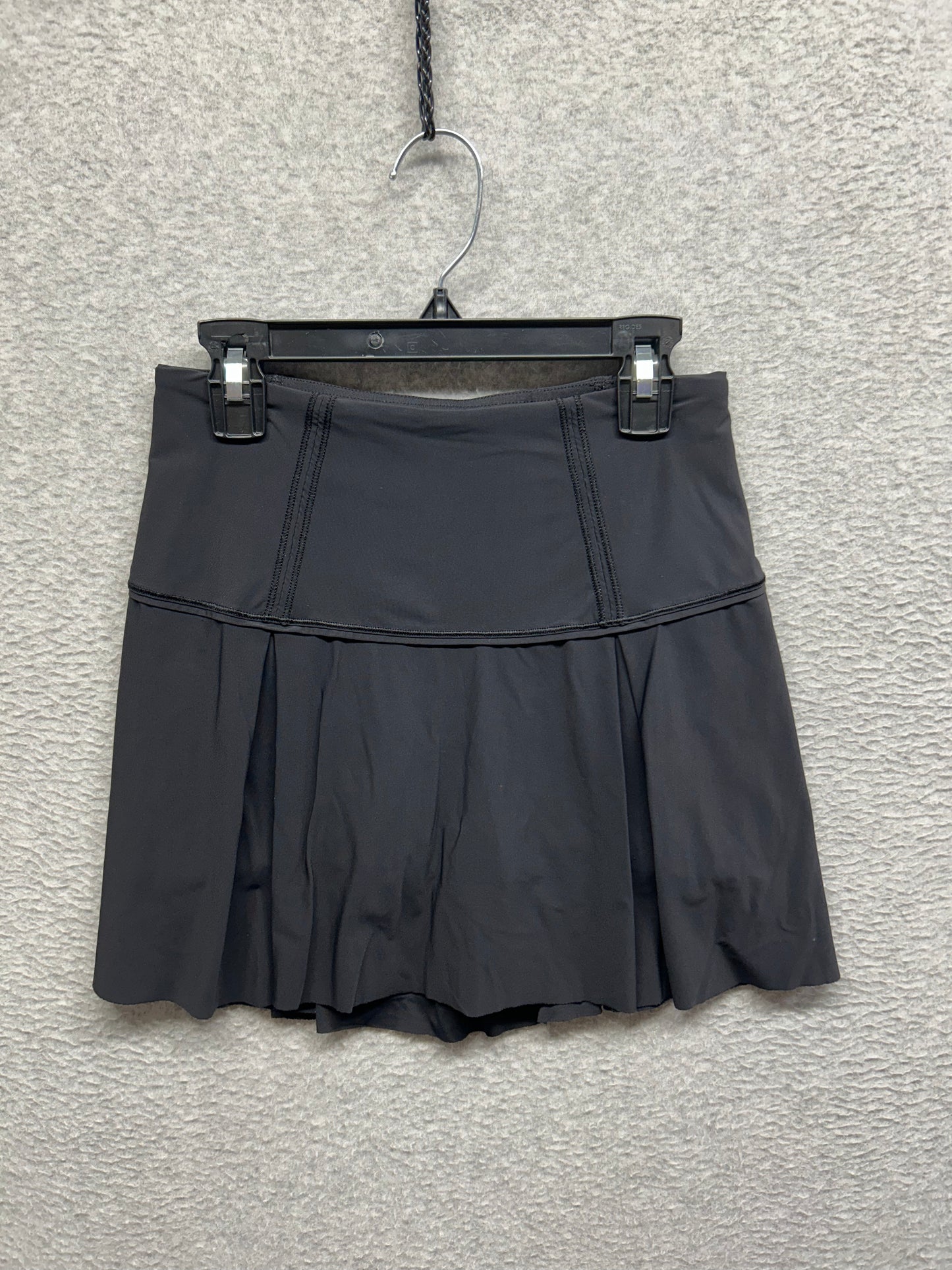 Lululemon Lost In Pace Skirt Tall Size 2 Black
