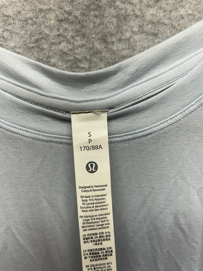 Lululemon Lightweight Split-Back Training T-Shirt Size Small / 4 Starch Blue