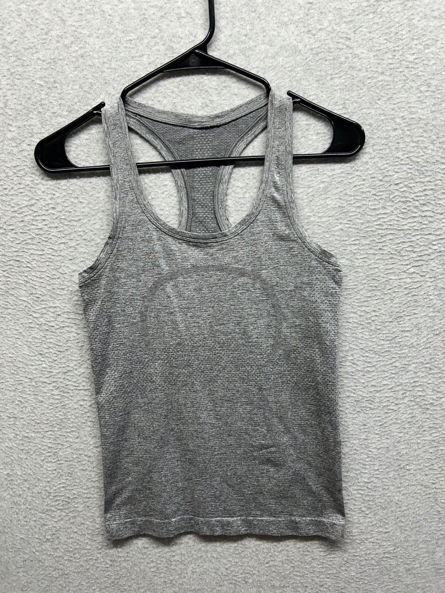 Lululemon Swiftly Tech Racerback 2.0 Race Length Size 4 Graphite Grey