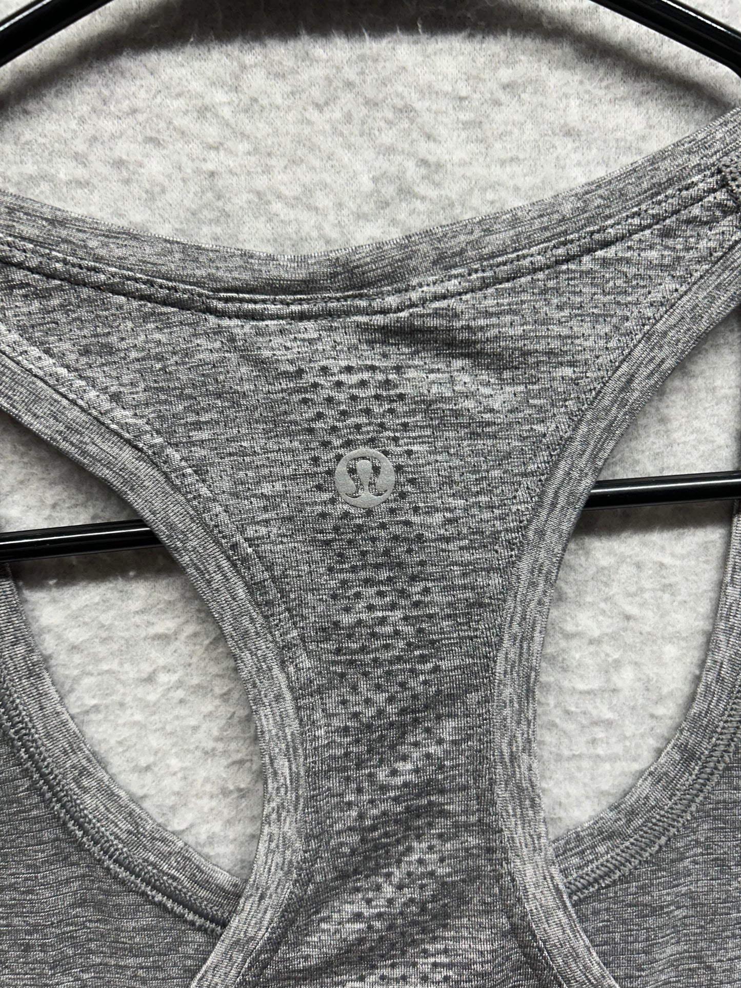 Lululemon Swiftly Tech Racerback 2.0 Race Length Size 4 Graphite Grey