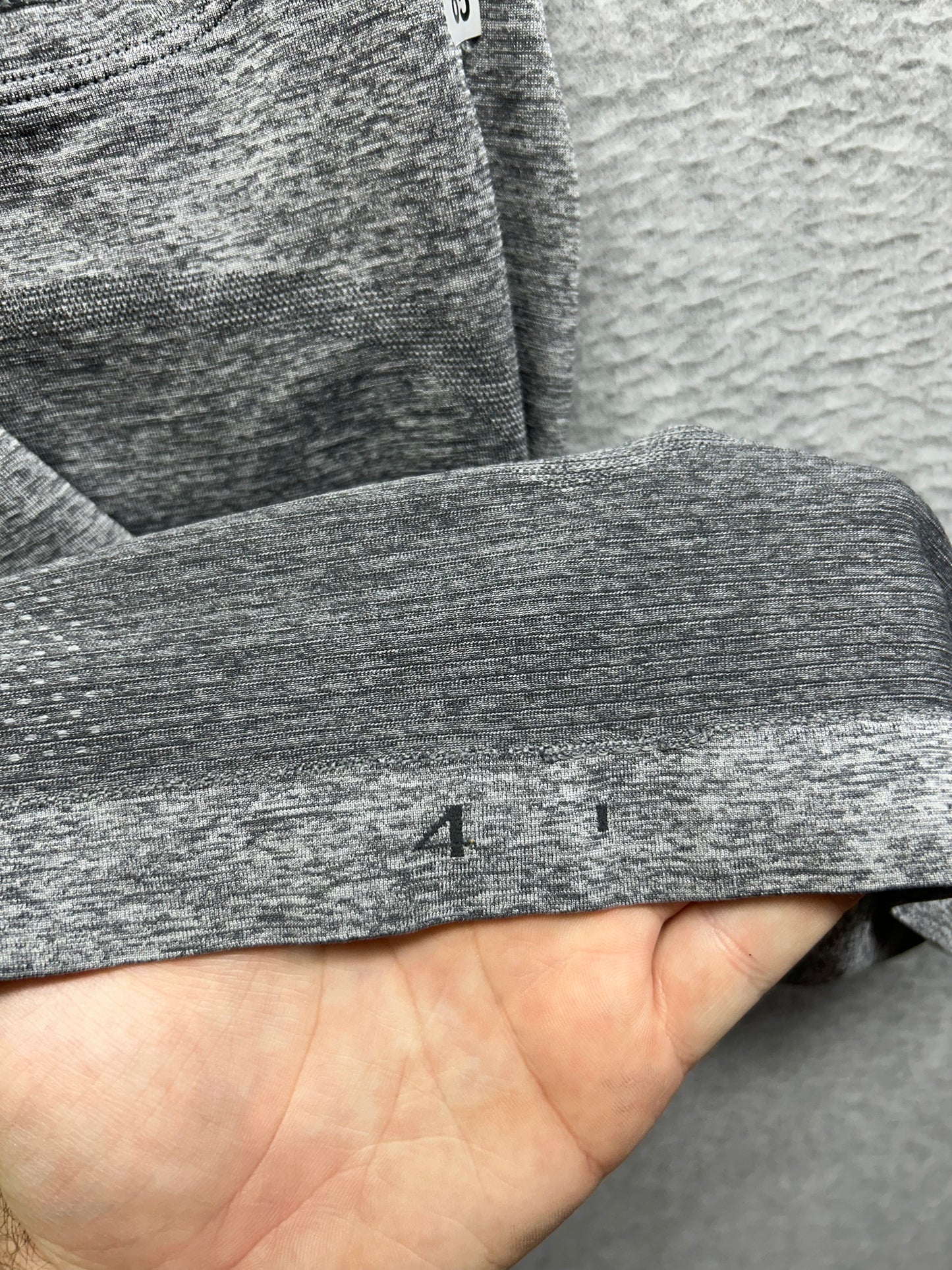 Lululemon Swiftly Tech Racerback 2.0 Race Length Size 4 Graphite Grey