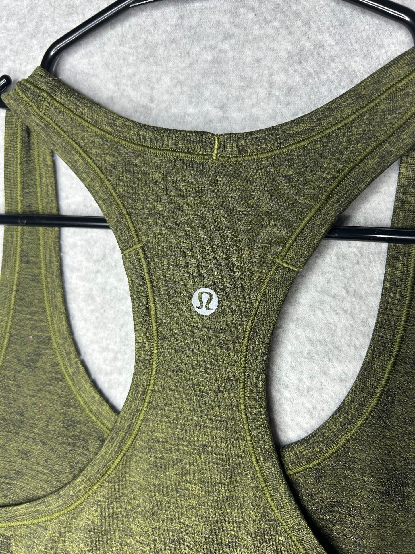 Lululemon Swiftly Tech Racerback Size 8 Black / Brave Olive