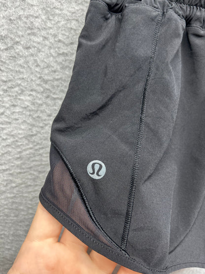 Lululemon Hotty Hot Short II 2.5" Size 4 Black