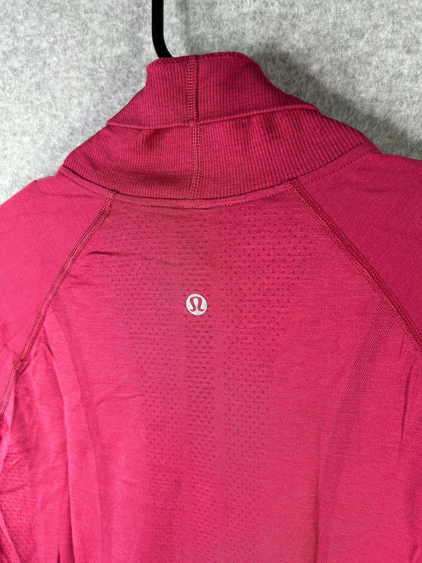 Lululemon Swiftly Speed Turtleneck Size 6 Violet Red