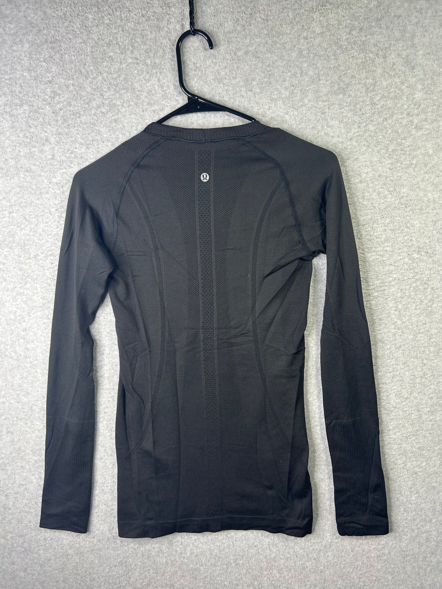 Lululemon Swiftly Tech Long Sleeve Crew Size 4 Black