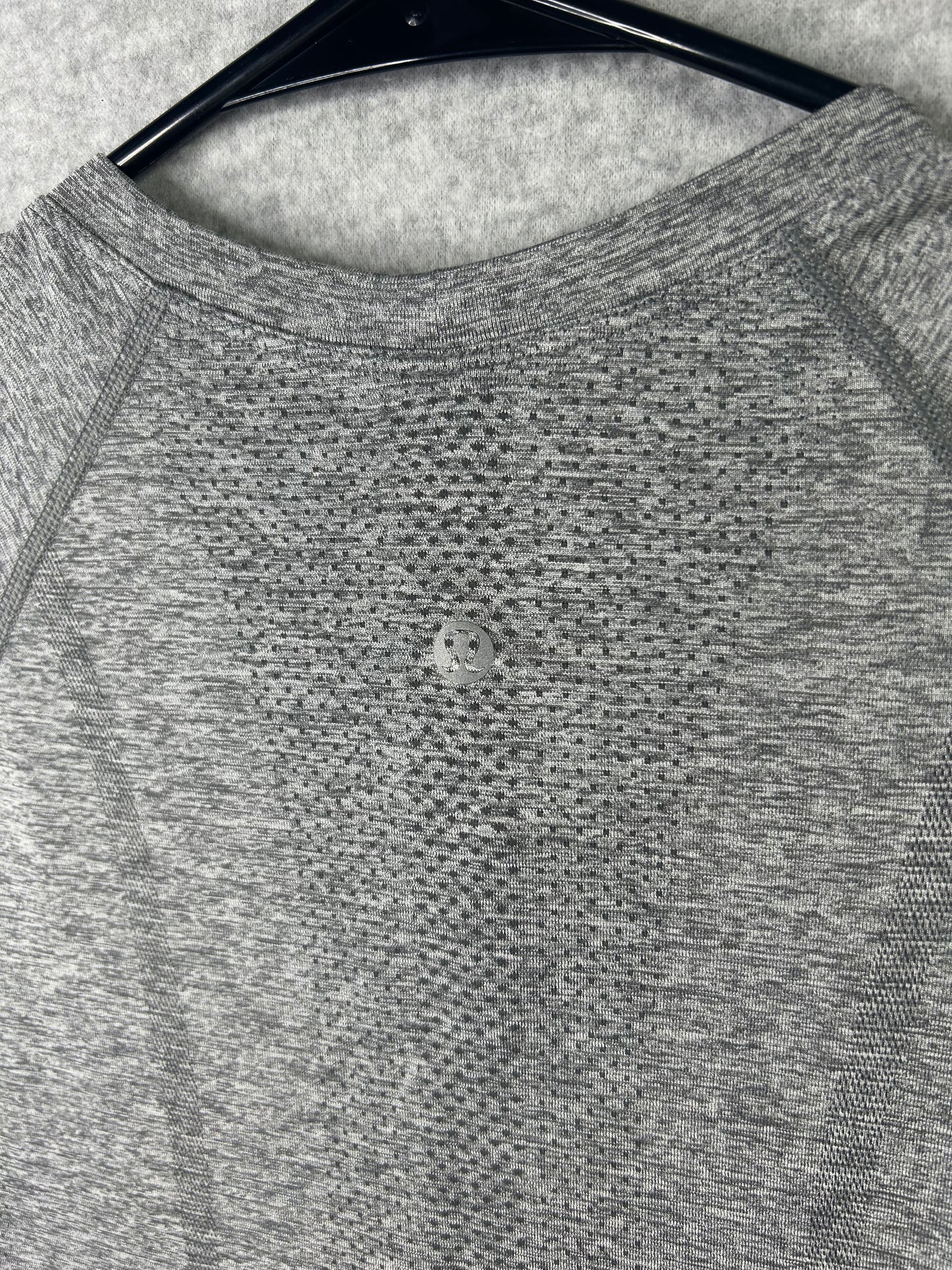 Lululemon Swiftly Tech Short Sleeve 2.0 Size 6 Slate Gray