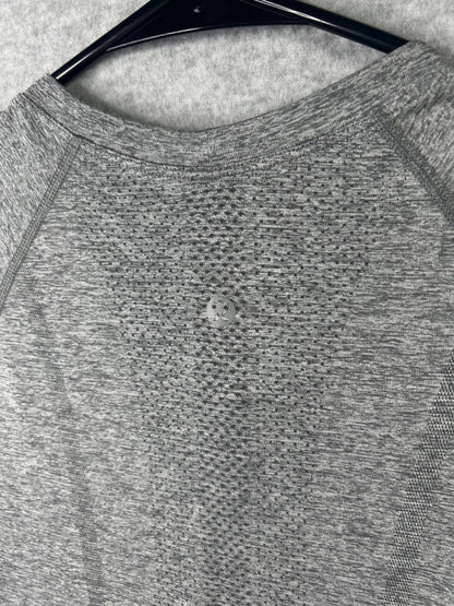 Lululemon Swiftly Tech Short Sleeve 2.0 Size 6 Slate Gray