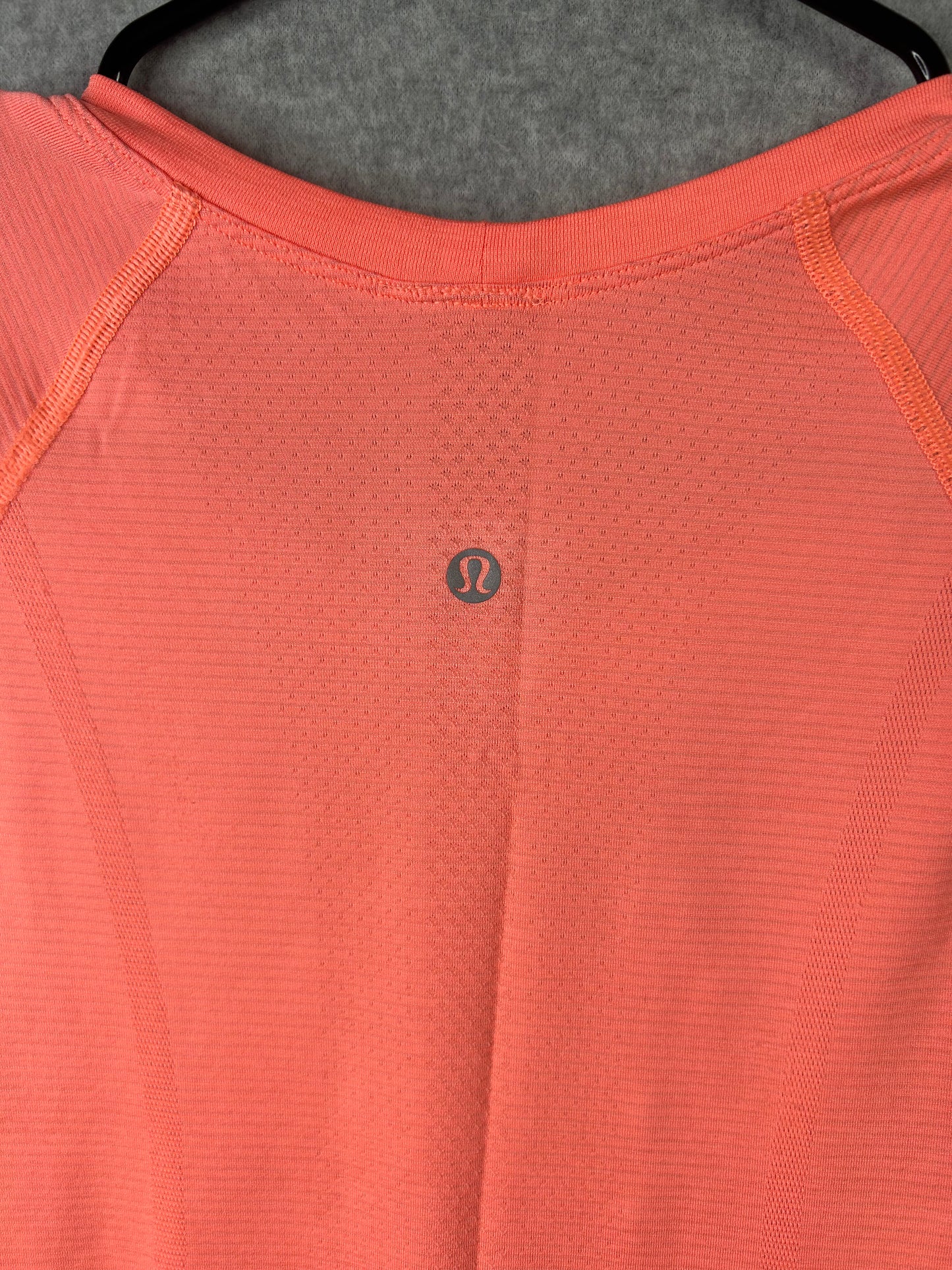 Lululemon Run: Swiftly Tech Short Sleeve Size 8 Heathered Very Light Flare