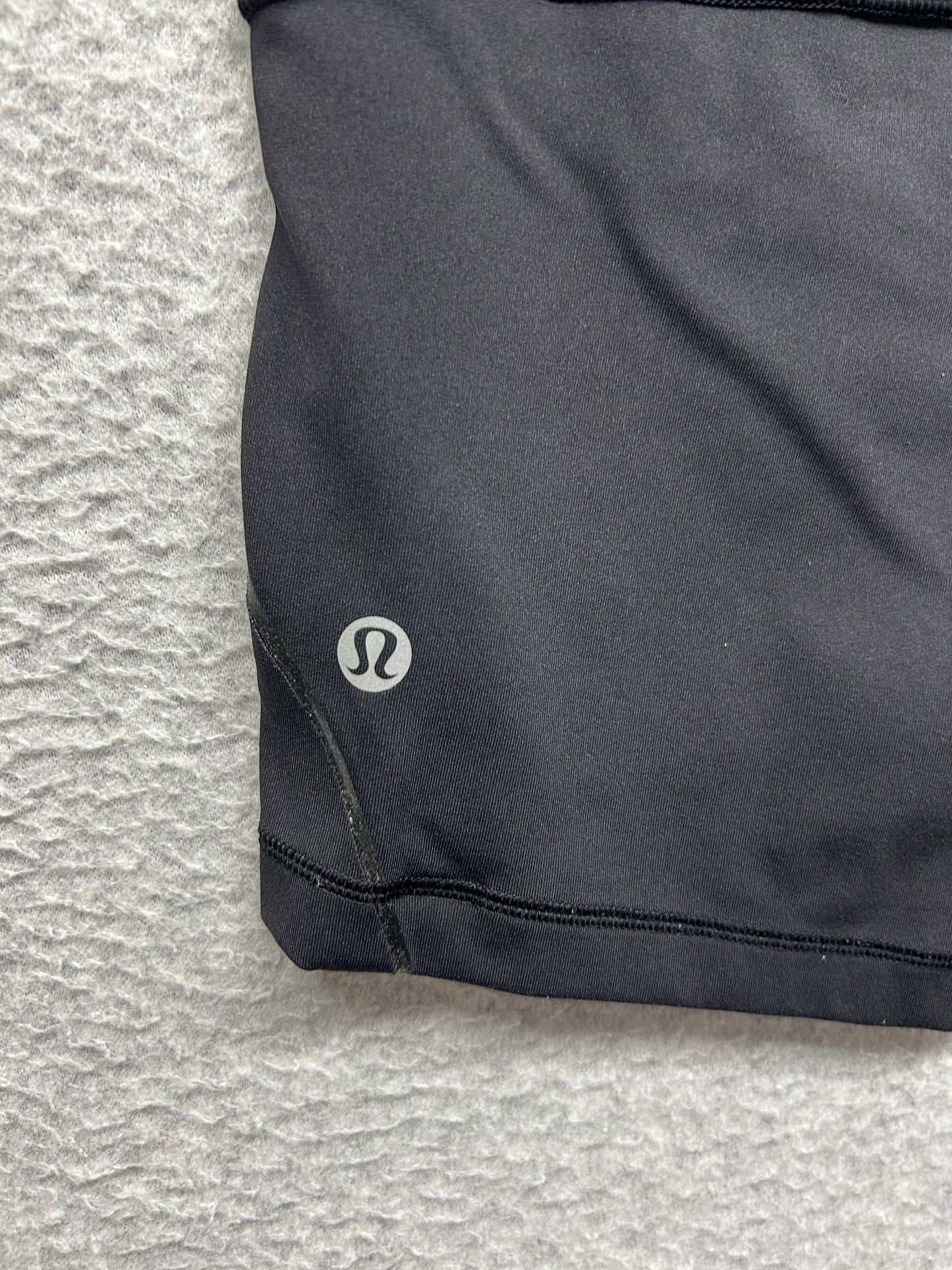 Lululemon Quick Pace Short 2.5" Size 6 Black