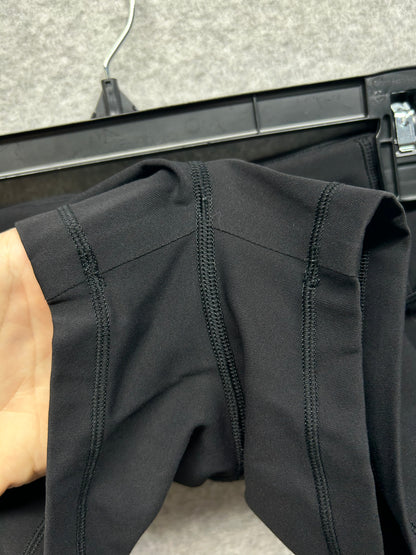 Lululemon Quick Pace Short 2.5" Size 6 Black