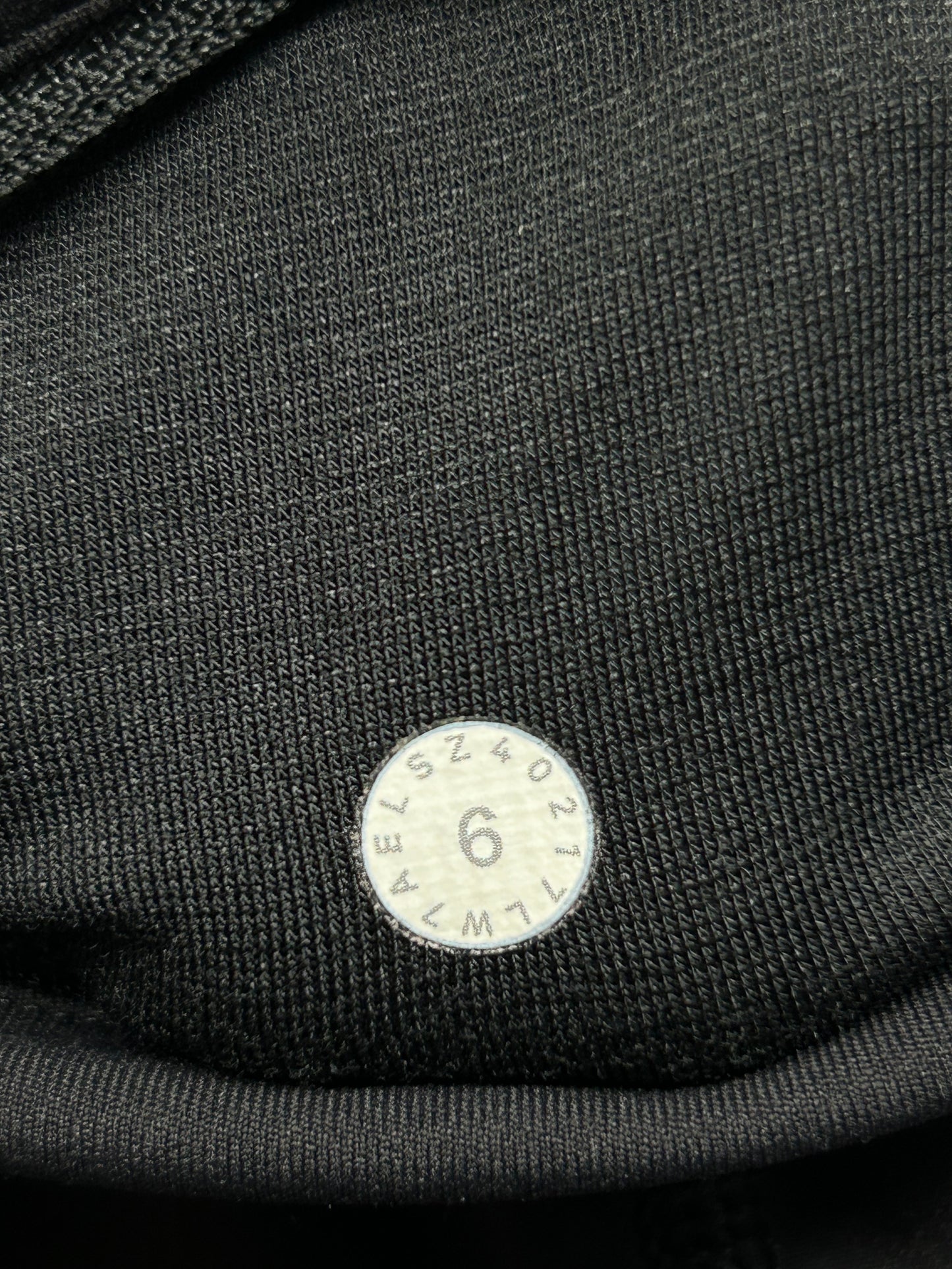 Lululemon Quick Pace Short 2.5" Size 6 Black