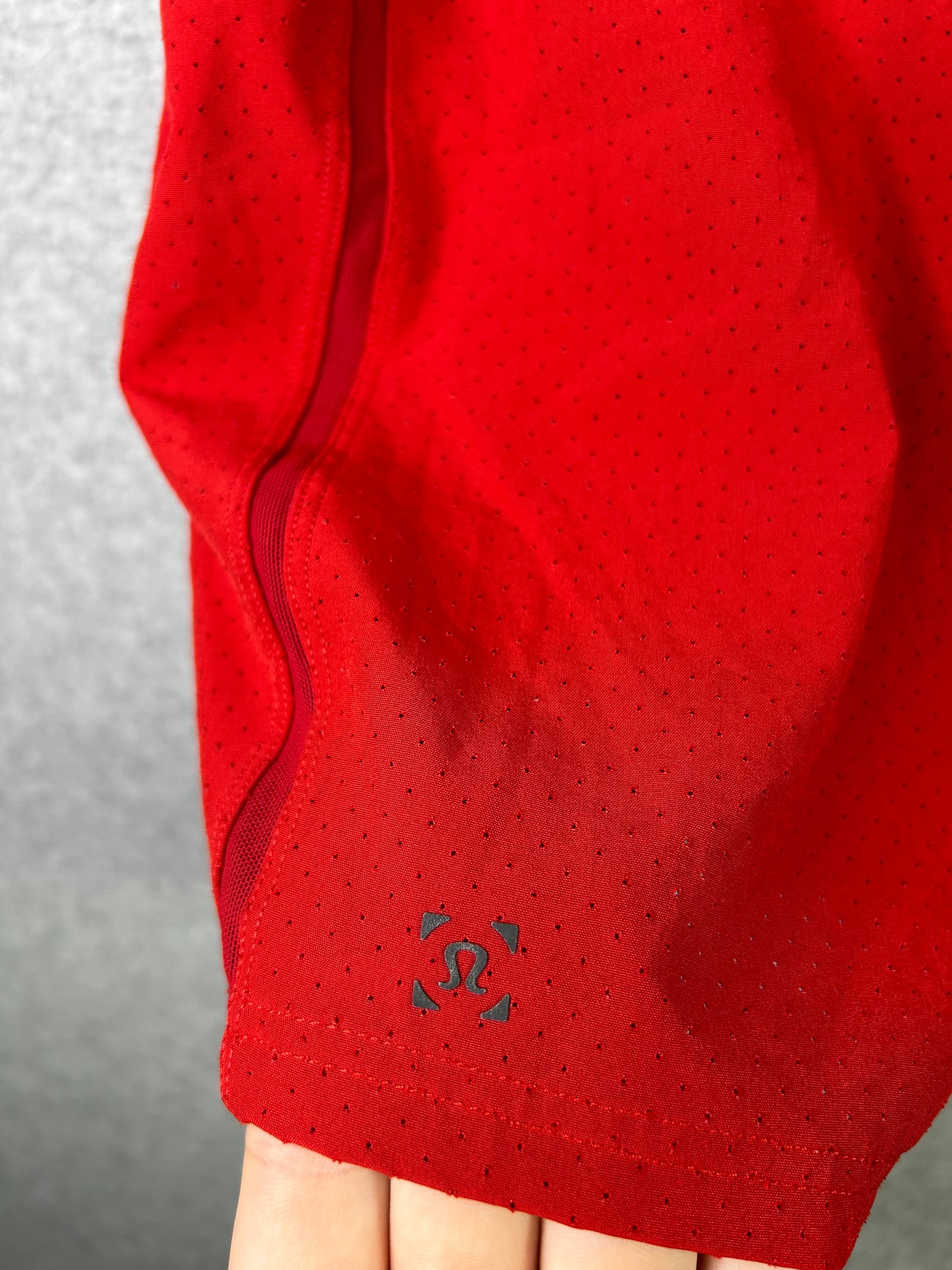 Lululemon Pace Breaker Short Lined Perforated 7" Size Small Dark Red