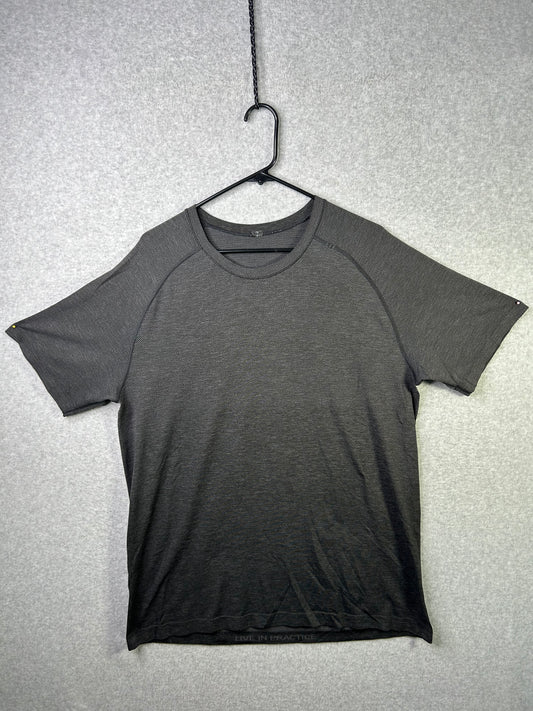 Lululemon Metal Vent Tech Short Sleeve 2.0 Size XL Gray / Black