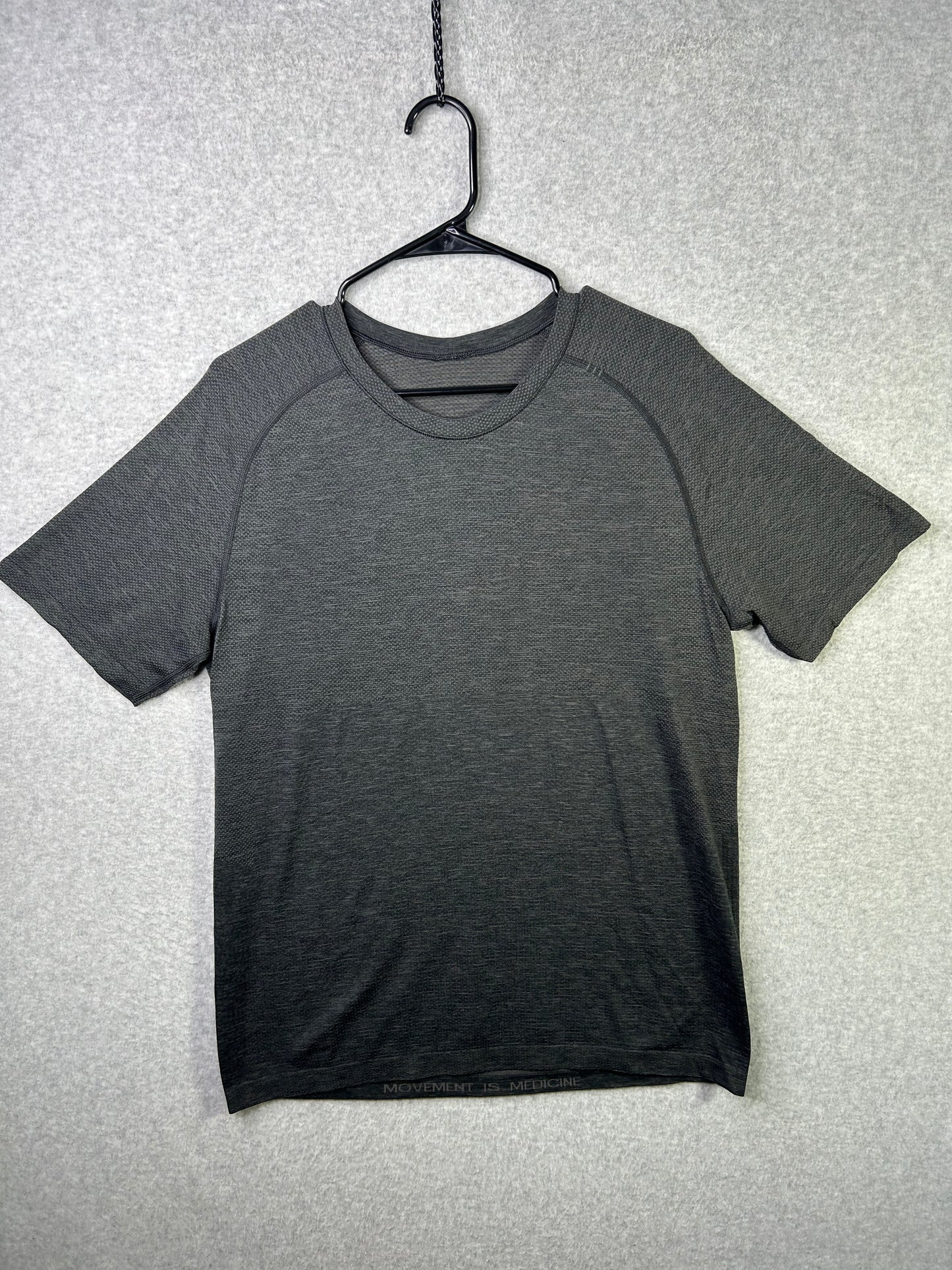 Lululemon Metal Vent Tech Short Sleeve 2.0 Size Medium Gray / Black