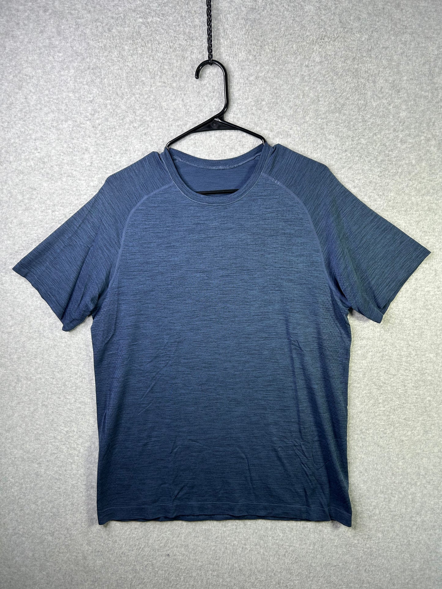 Lululemon Metal Vent Tech Short Sleeve Size Large Mineral Blue