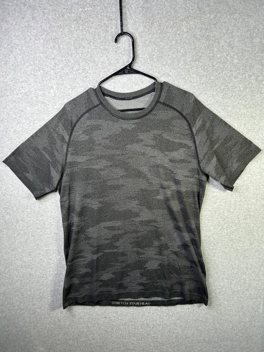Lululemon Metal Vent Tech Short Sleeve Size Large Black Camo
